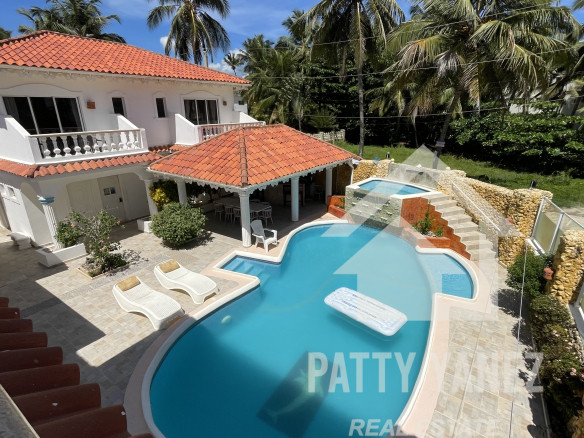 Luxury 9-Bedroom Villa for Sale in Cabarete East – Investment & Lifestyle Opportunity