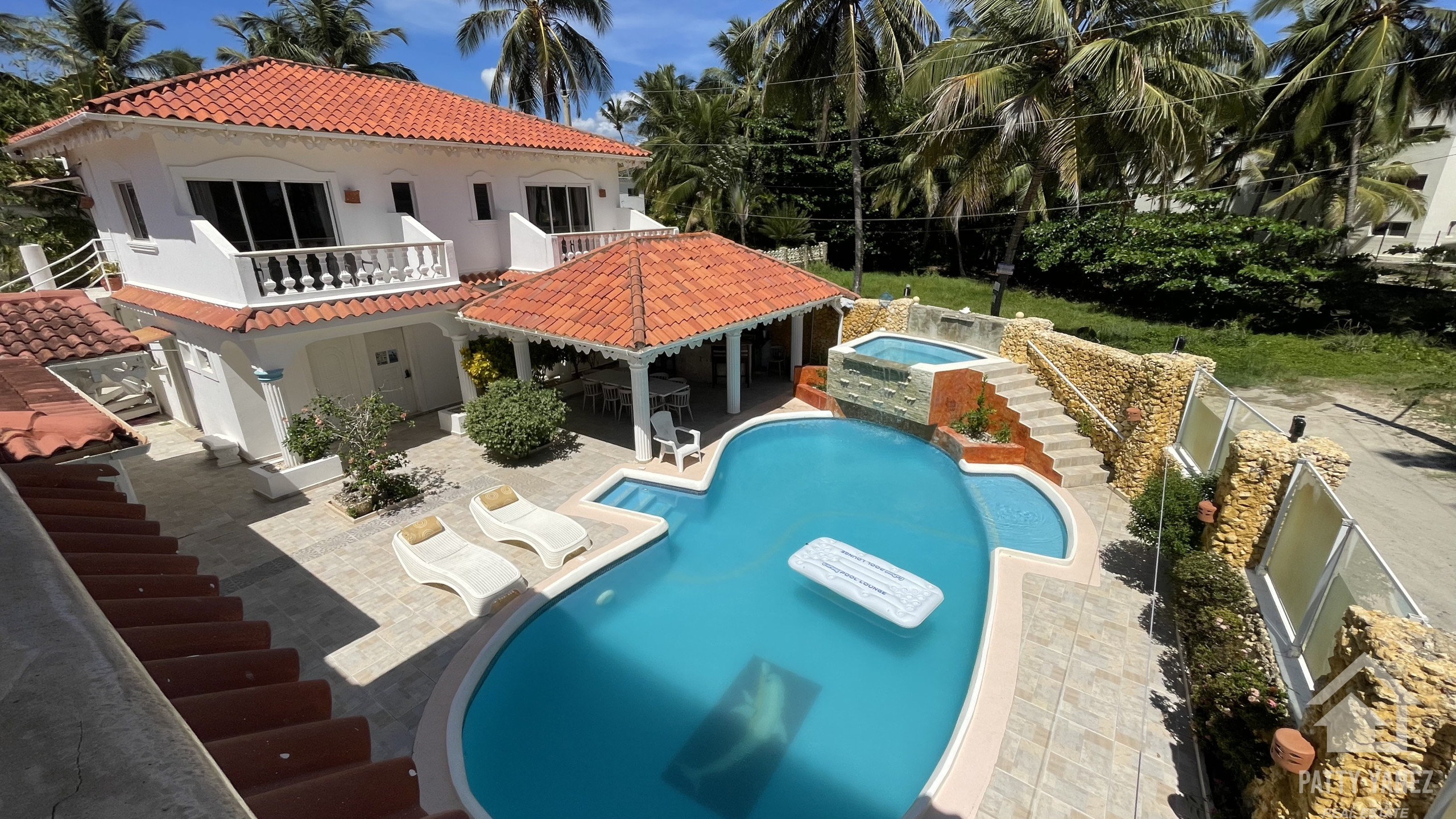 Luxury 9-Bedroom Villa for Sale in Cabarete East – Investment & Lifestyle Opportunity