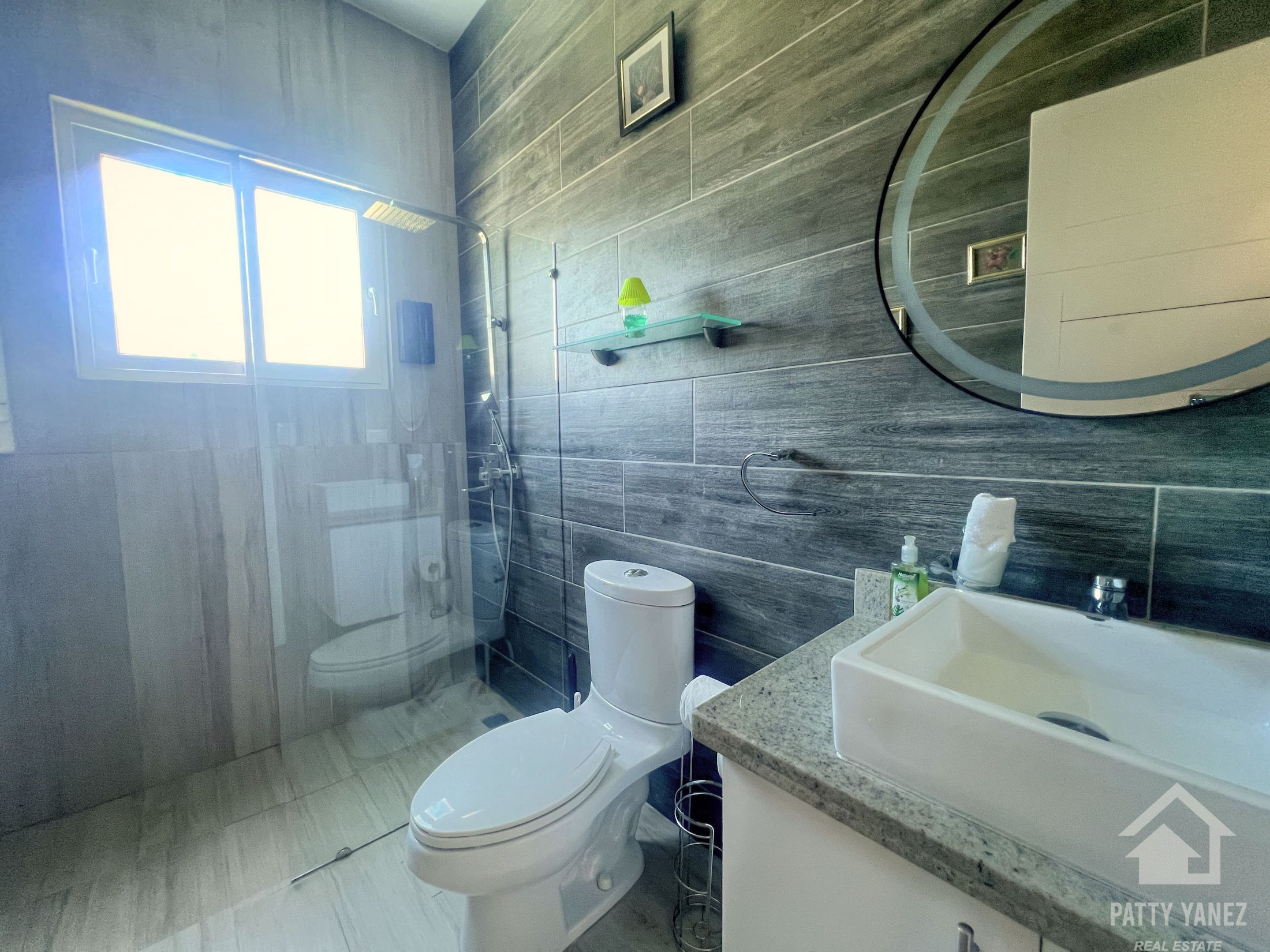 Encantadora villa de 3 dormitorios con vistas a la laguna y paneles solares – Cabarete, República Dominicana