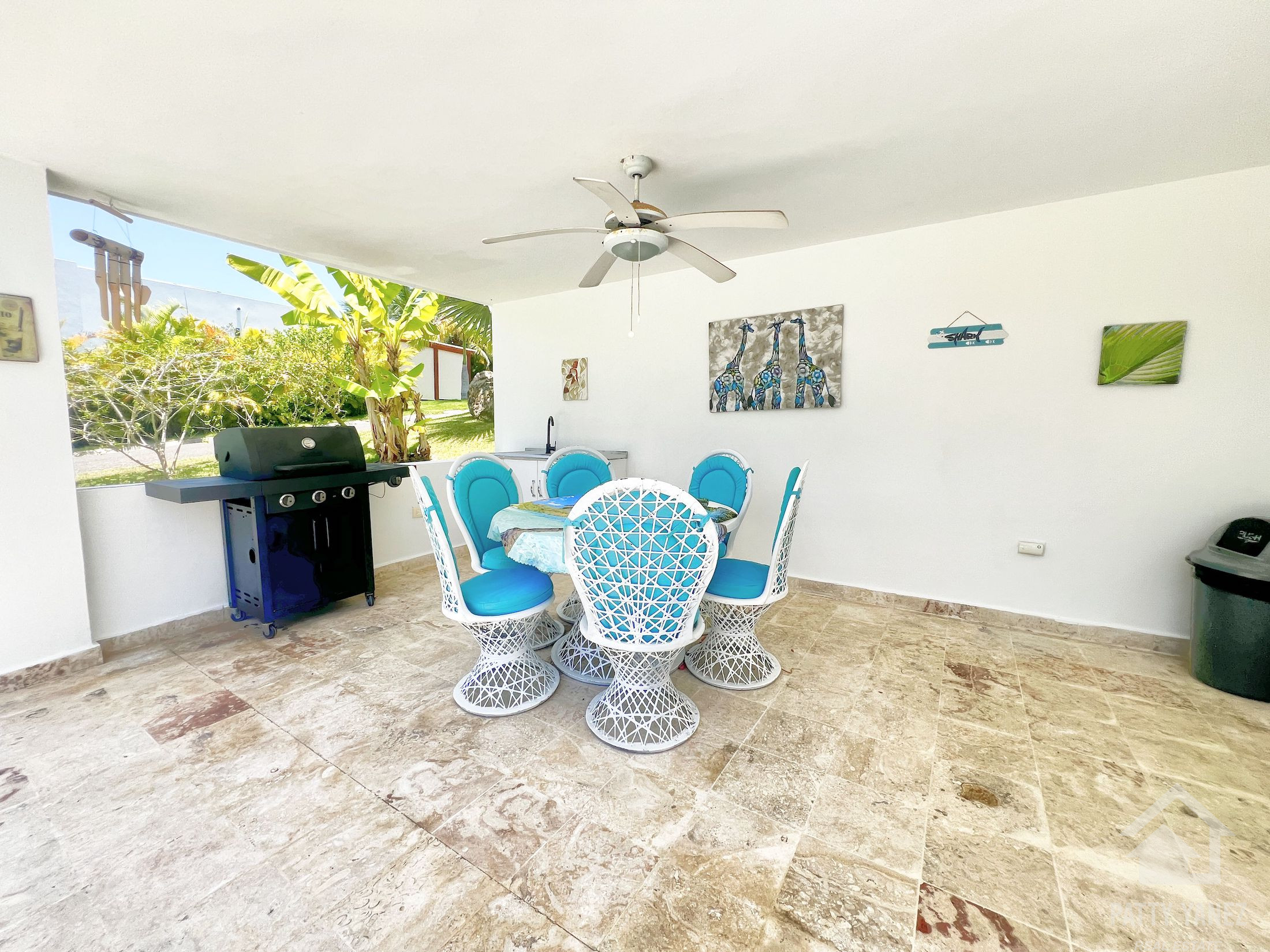 Encantadora villa de 3 dormitorios con vistas a la laguna y paneles solares – Cabarete, República Dominicana