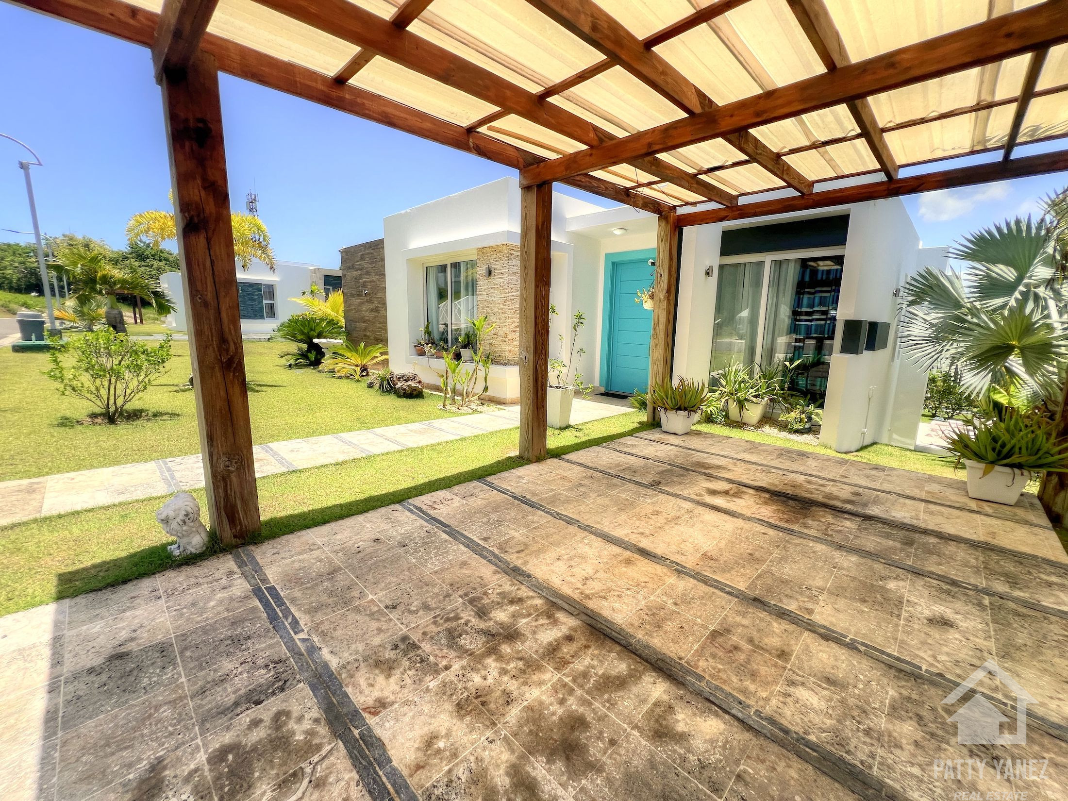 Encantadora villa de 3 dormitorios con vistas a la laguna y paneles solares – Cabarete, República Dominicana