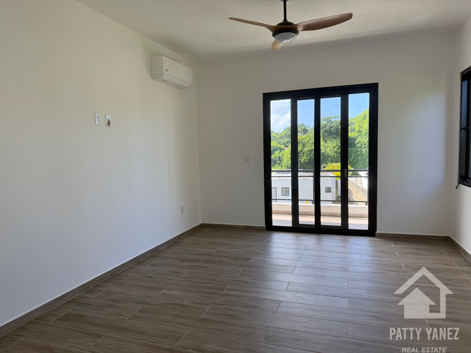 Villa moderna de 3 dormitorios – Complejo residencial cerrado, a unos pasos de la playa