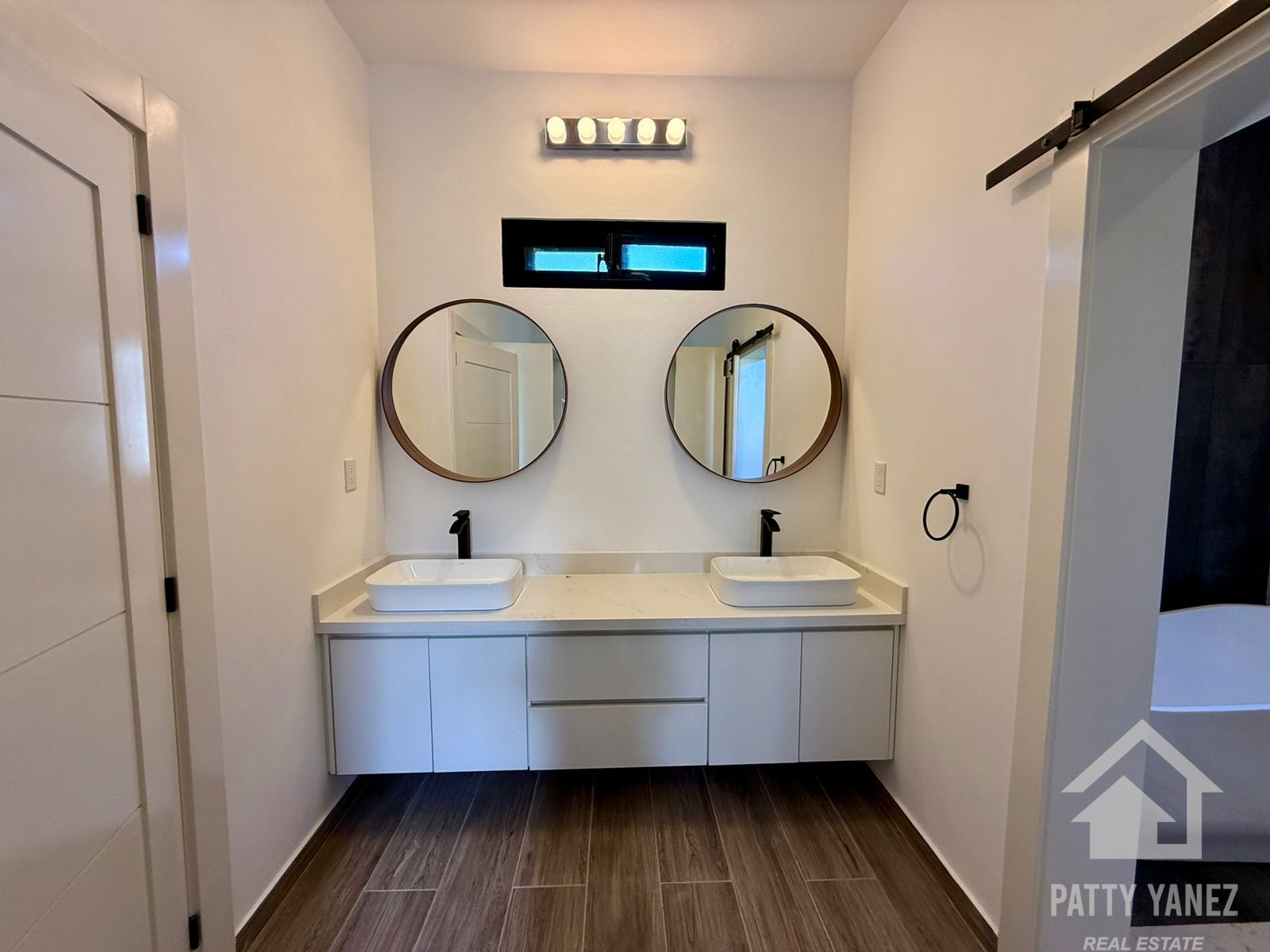 Villa moderna de 3 dormitorios – Complejo residencial cerrado, a unos pasos de la playa