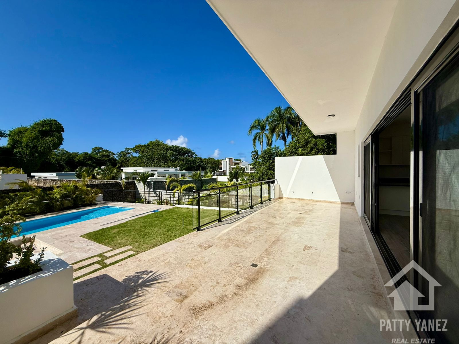 Villa moderna de 3 dormitorios – Complejo residencial cerrado, a unos pasos de la playa