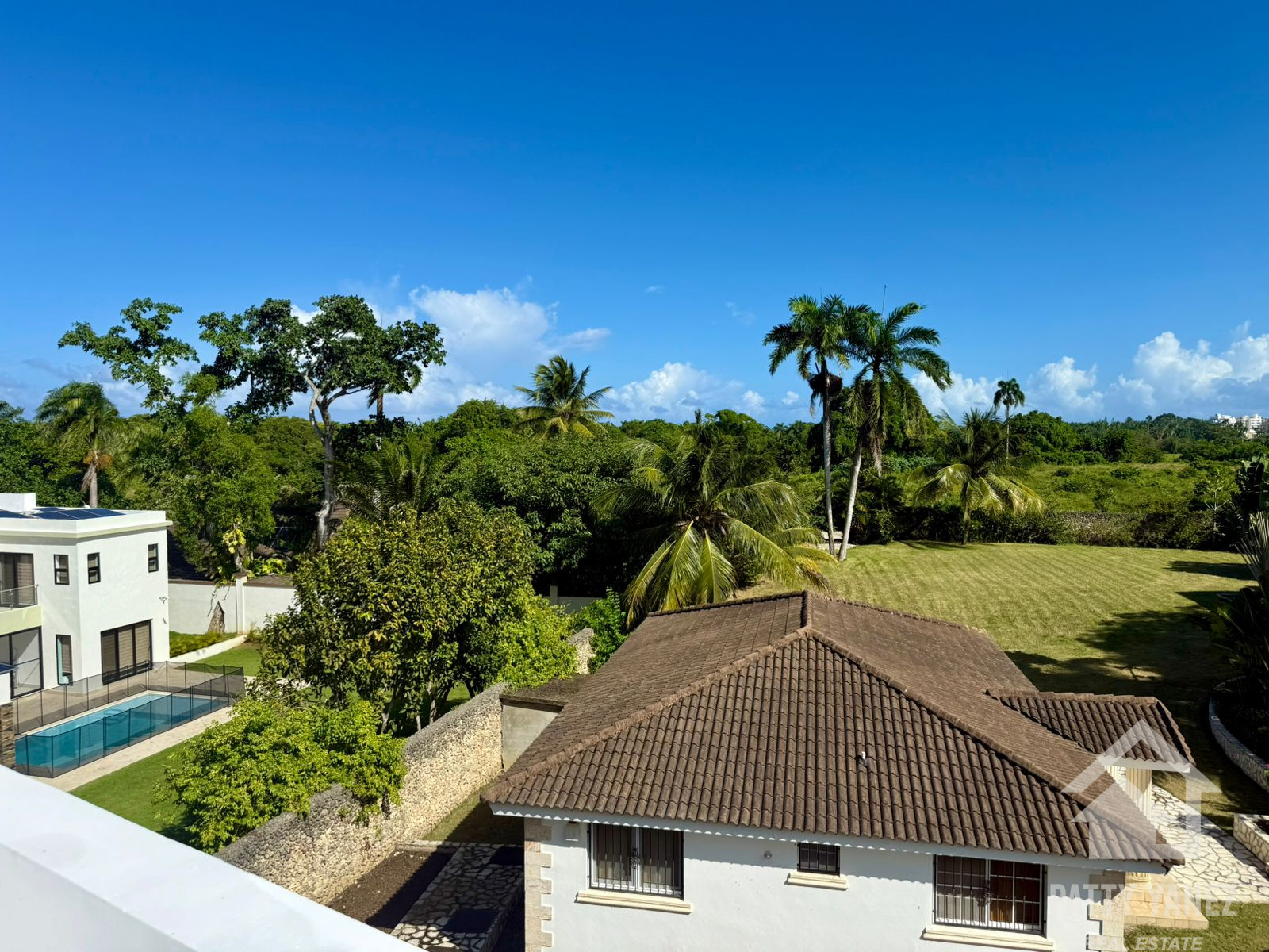 Villa moderna de 3 dormitorios – Complejo residencial cerrado, a unos pasos de la playa
