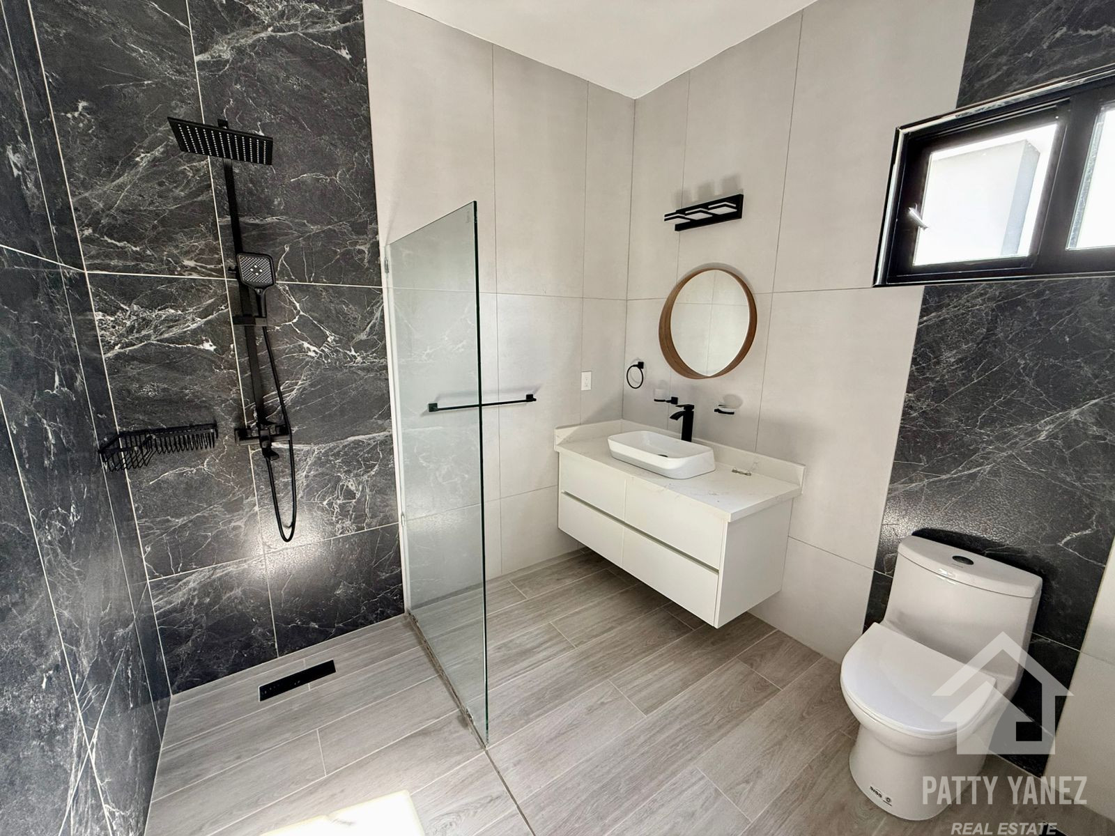 Villa moderna de 3 dormitorios – Complejo residencial cerrado, a unos pasos de la playa