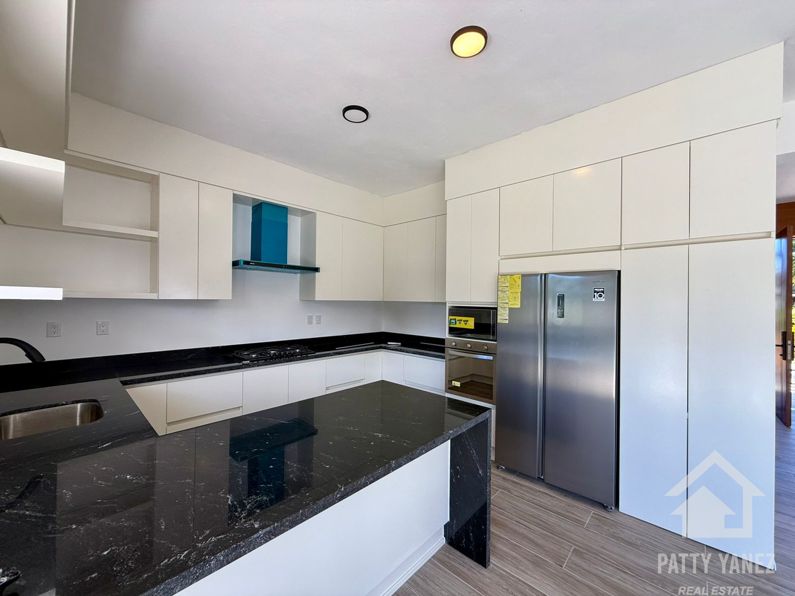 Villa moderna de 3 dormitorios – Complejo residencial cerrado, a unos pasos de la playa