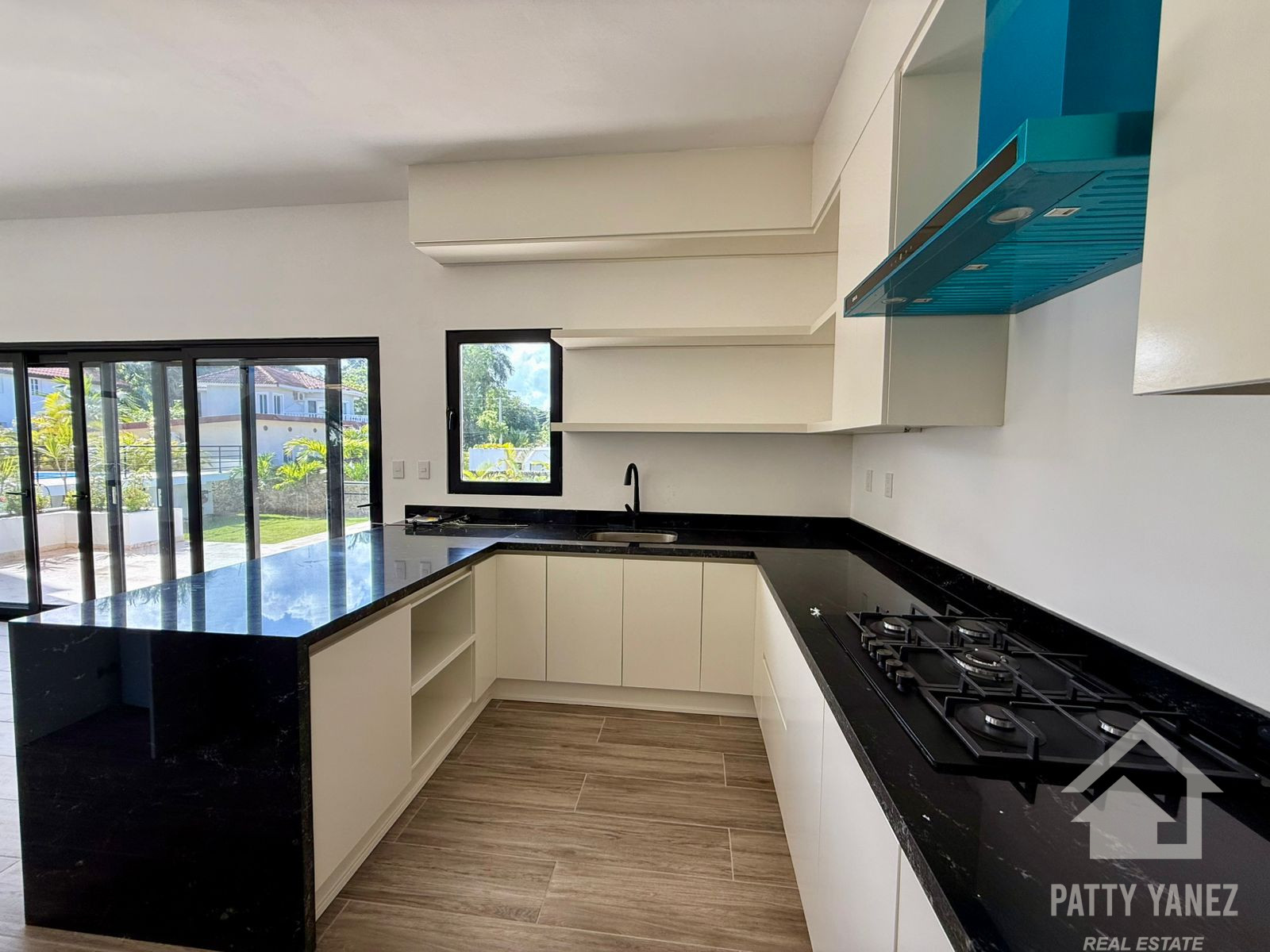 Villa moderna de 3 dormitorios – Complejo residencial cerrado, a unos pasos de la playa