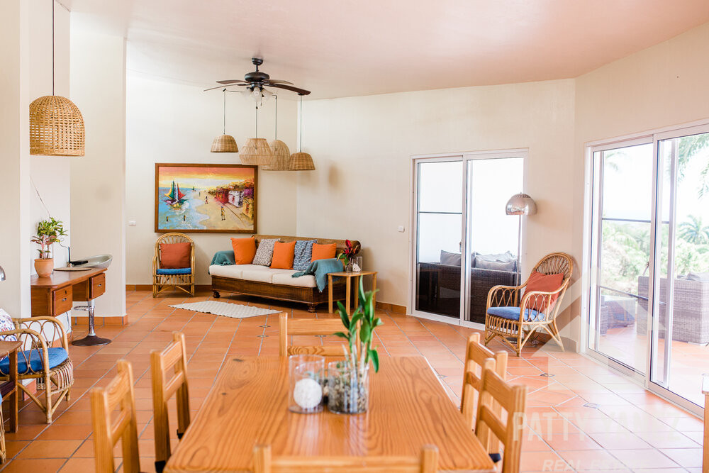 3-Bedroom Oceanview Villa in Playa Grande, Cabrera