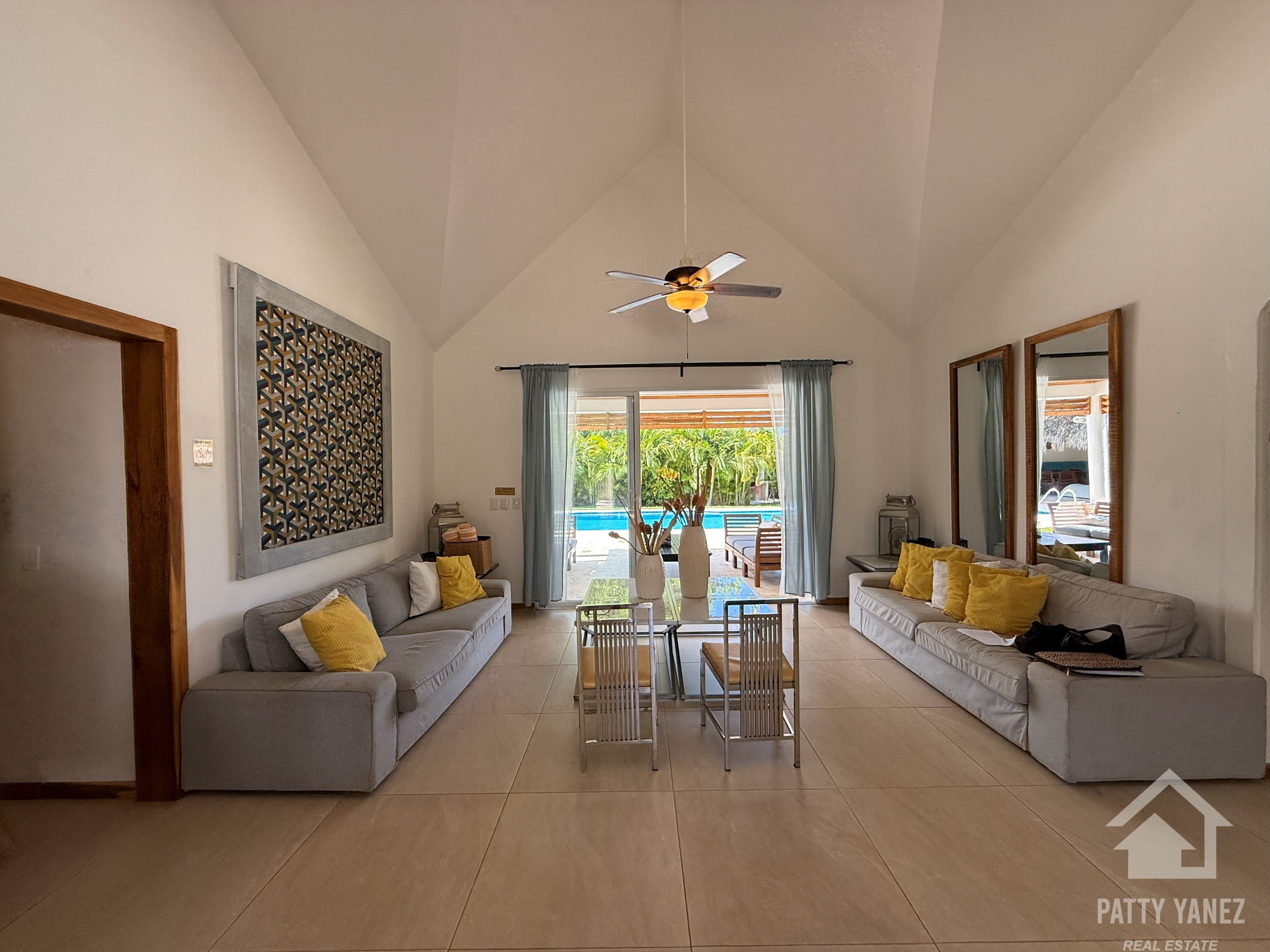 Hotel boutique en venta con villa de 9 habitaciones cerca de una playa privada en Cabarete