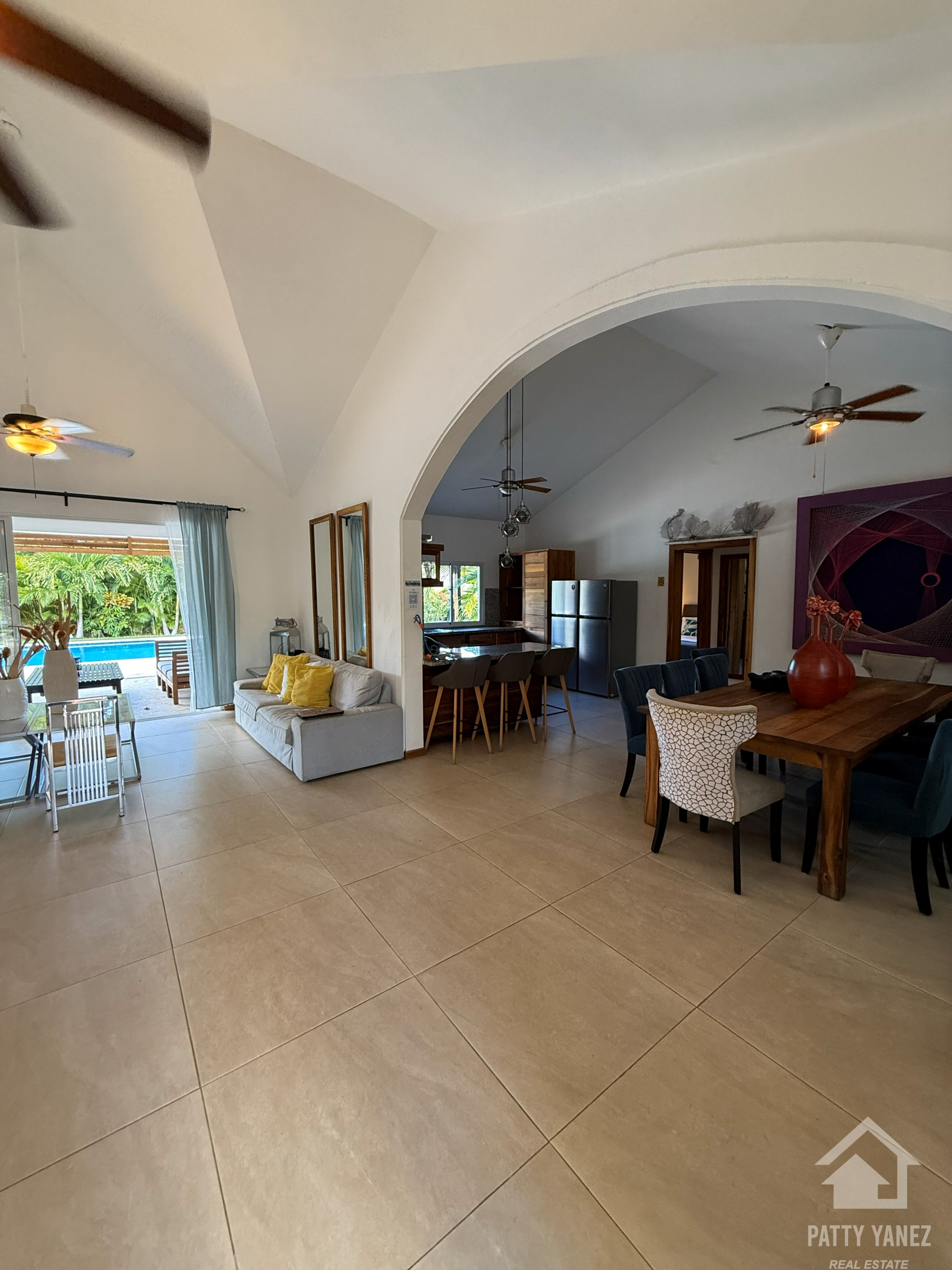 Hotel boutique en venta con villa de 9 habitaciones cerca de una playa privada en Cabarete