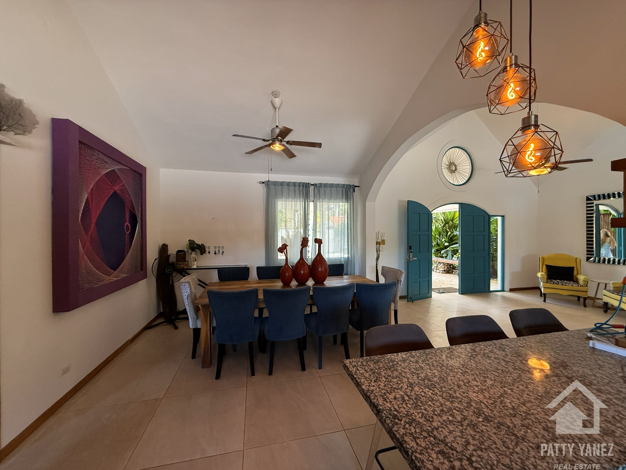 Hotel boutique en venta con villa de 9 habitaciones cerca de una playa privada en Cabarete