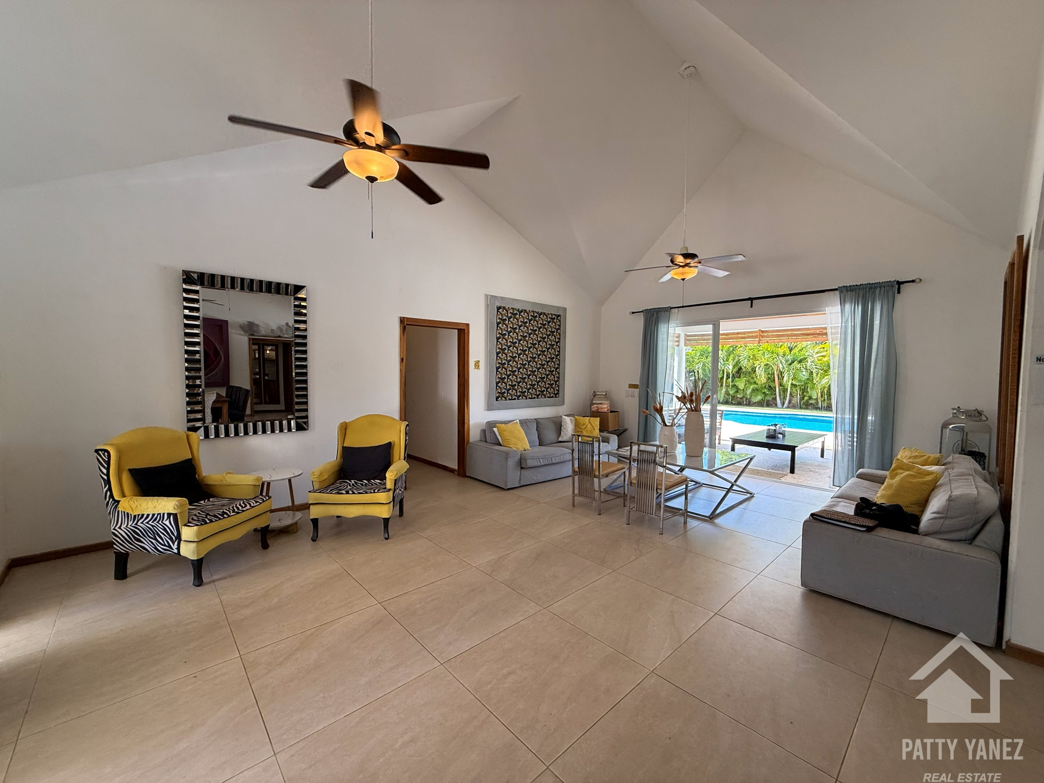 Hotel boutique en venta con villa de 9 habitaciones cerca de una playa privada en Cabarete