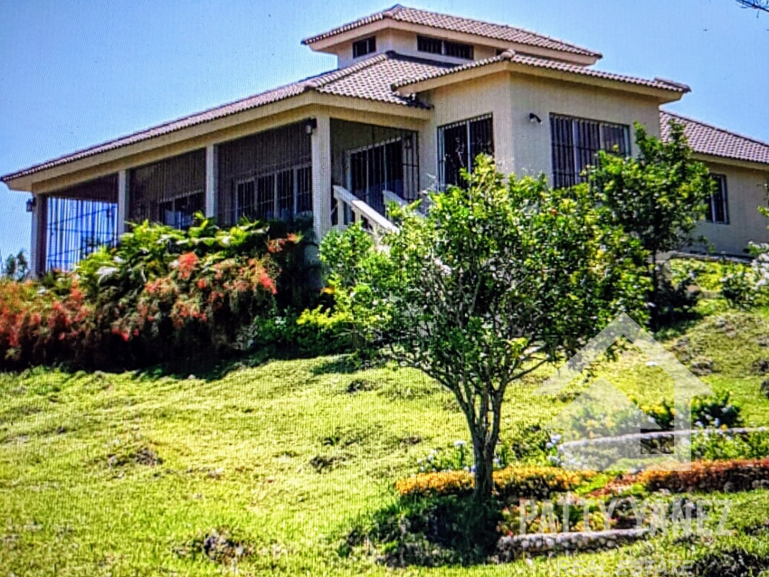 Ocean-View Estate with Separate Guest Residence in Cabrera