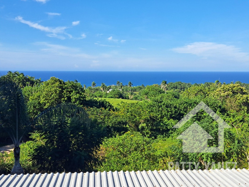 Amplia casa con vista al mar en venta en Cabrera, República Dominicana (12) Amplia casa con vista al mar en venta en Cabrera, República Dominicana