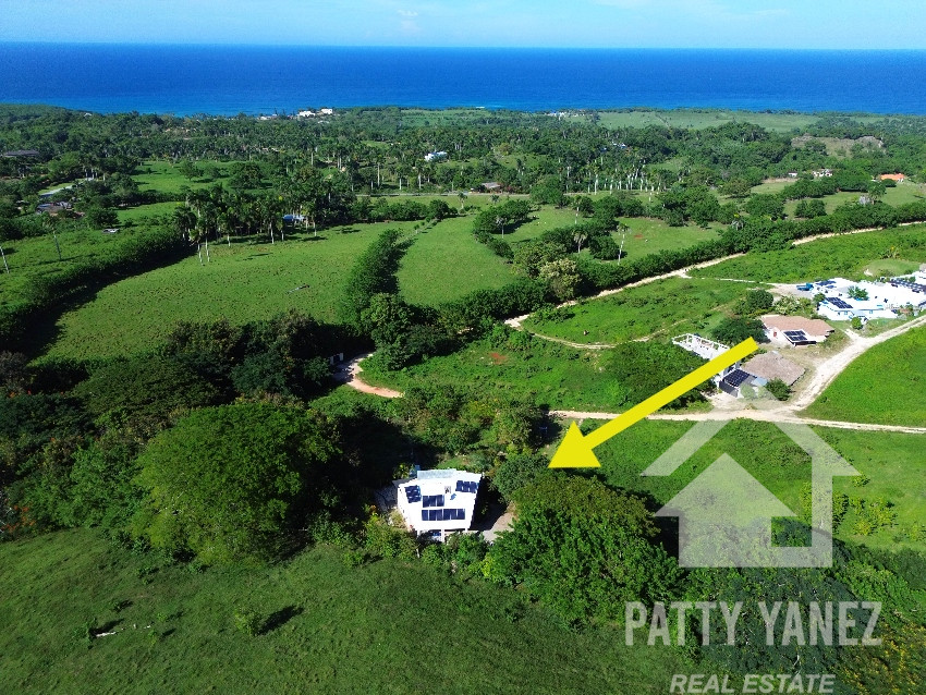 Se vende amplia casa con vista al mar en Cabrera, República Dominicana