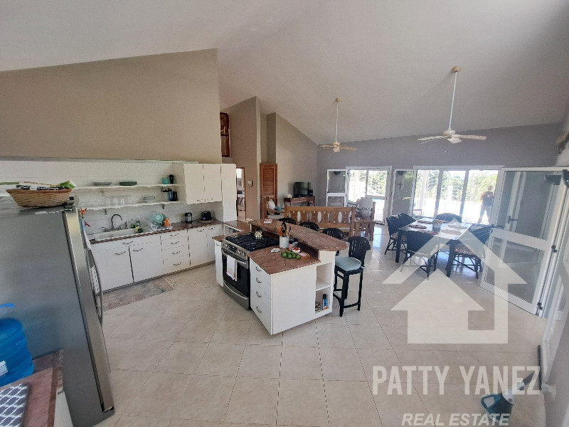 Multi-Unit House in Cabrera Hillside for Sale