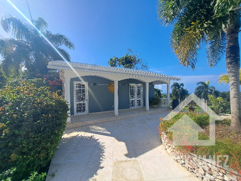 Multi-Unit House in Cabrera Hillside for Sale