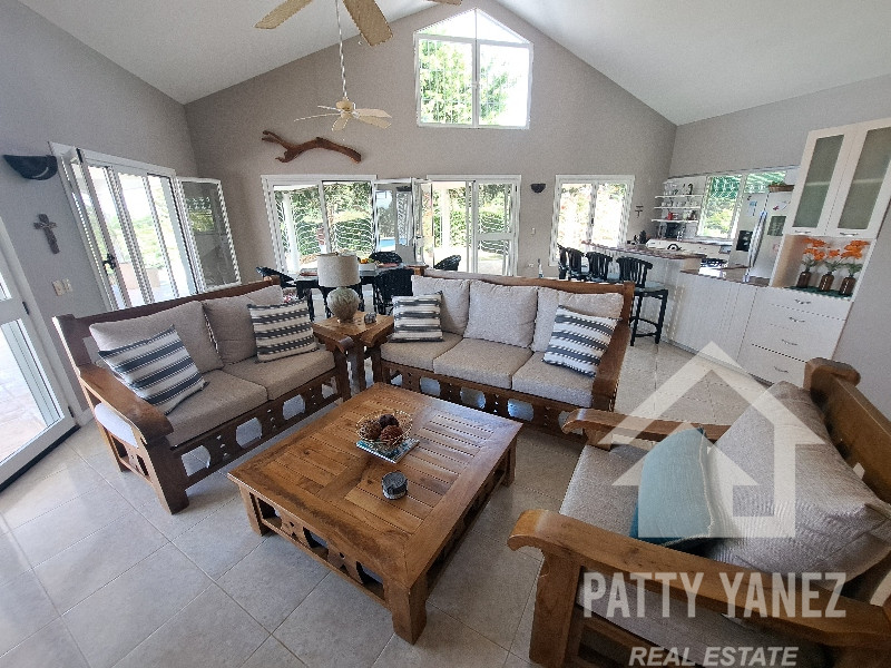 Multi-Unit House in Cabrera Hillside for Sale