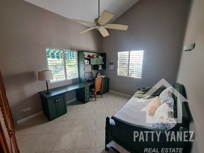 Multi-Unit House in Cabrera Hillside for Sale