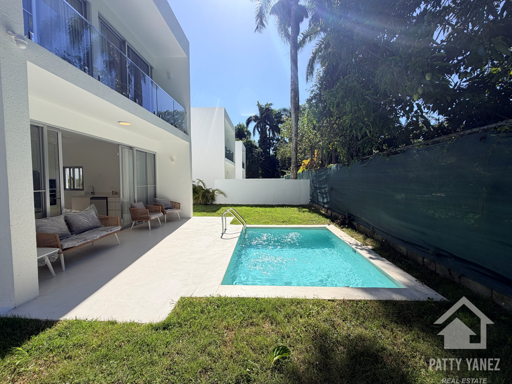 2-Bedroom Villa close to Beach, Modern Interior Decor
