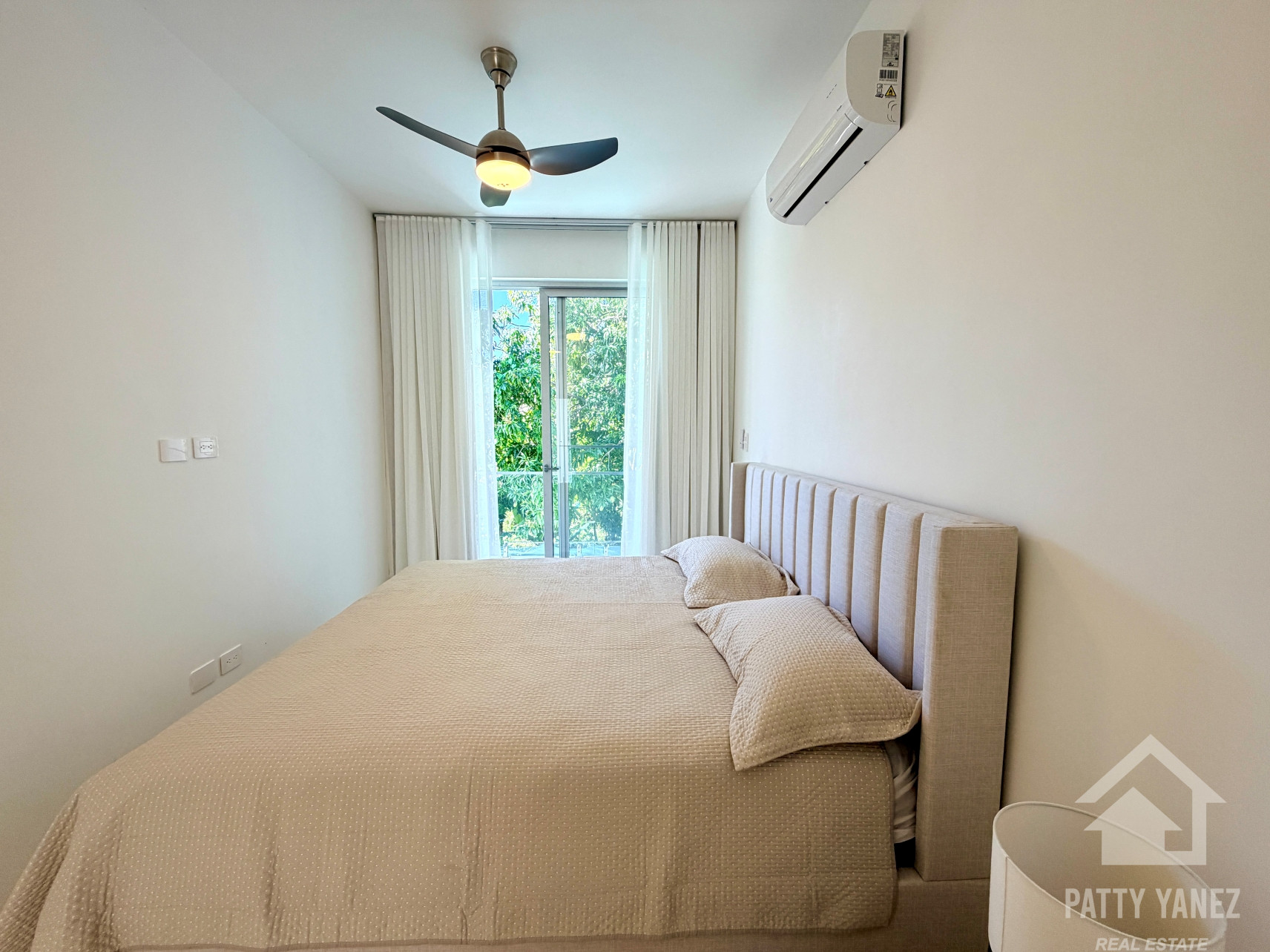 2-Bedroom Villa close to Beach, Modern Interior Decor