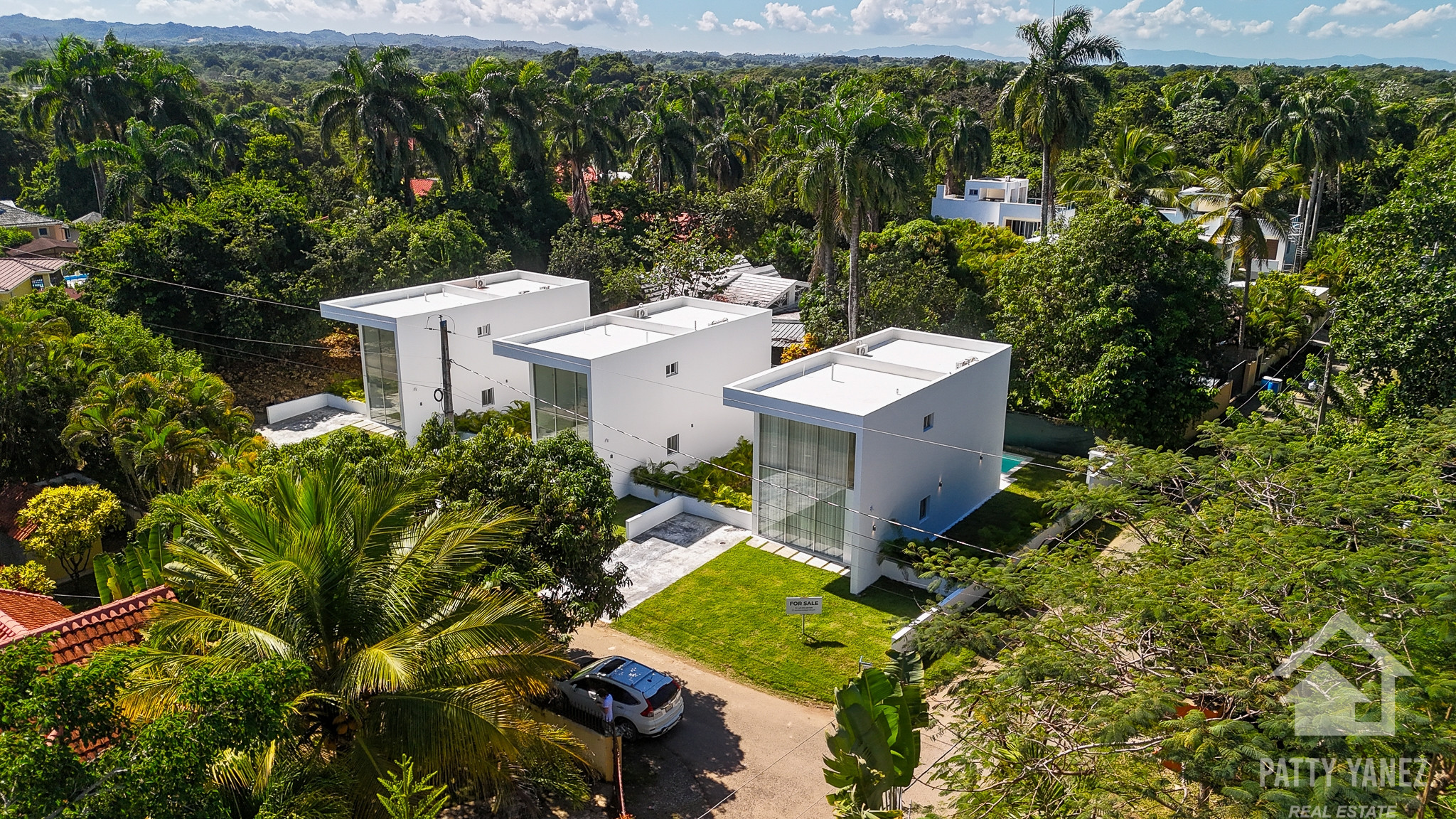 2-Bedroom Villa close to Beach, Modern Interior Decor (4) New 2-Bedroom Villa in Beachfront Community