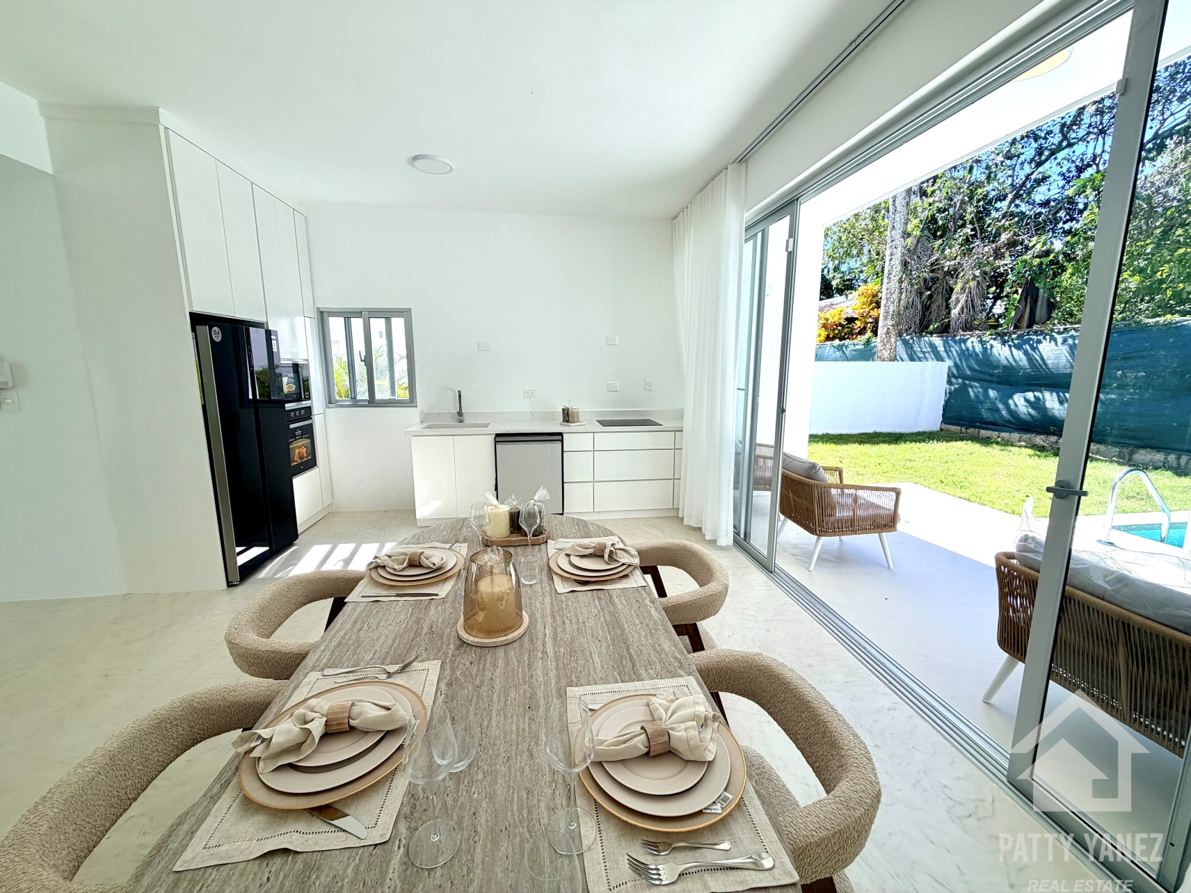 2-Bedroom Villa close to Beach, Modern Interior Decor