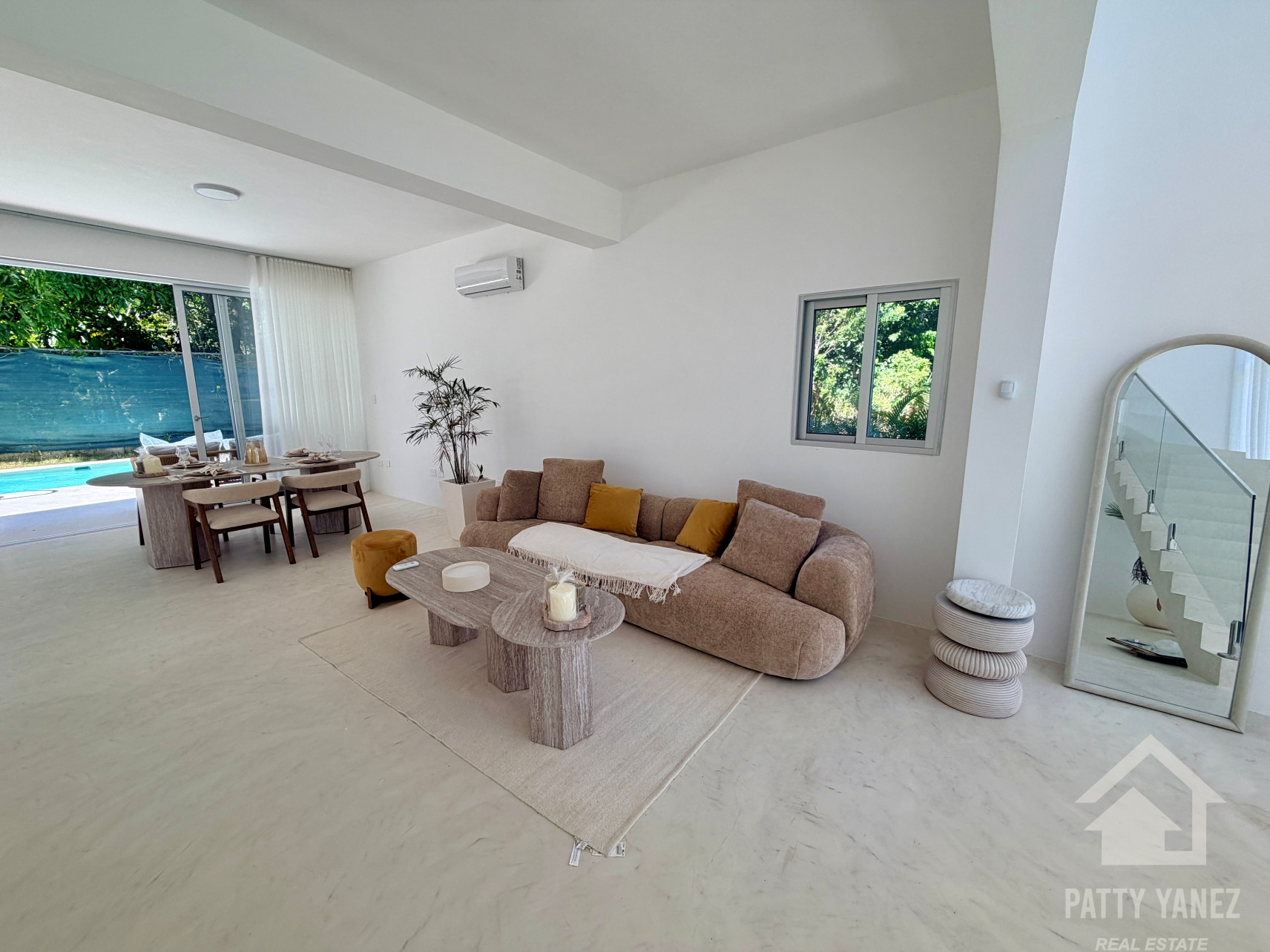 2-Bedroom Villa close to Beach, Modern Interior Decor