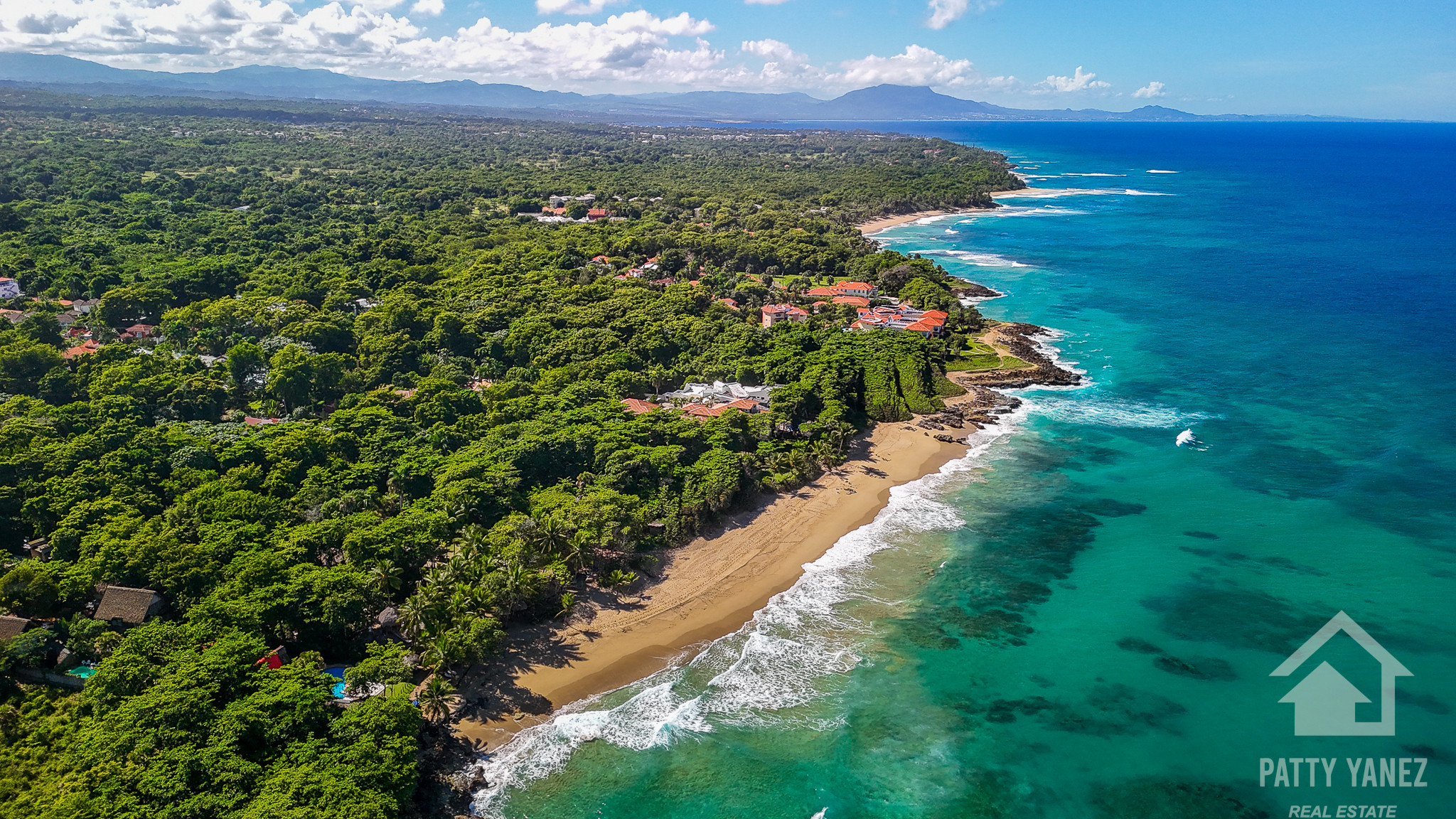 Oceanfront Condo with Sea Views in a Gated Community – Ideal for Living or Investment