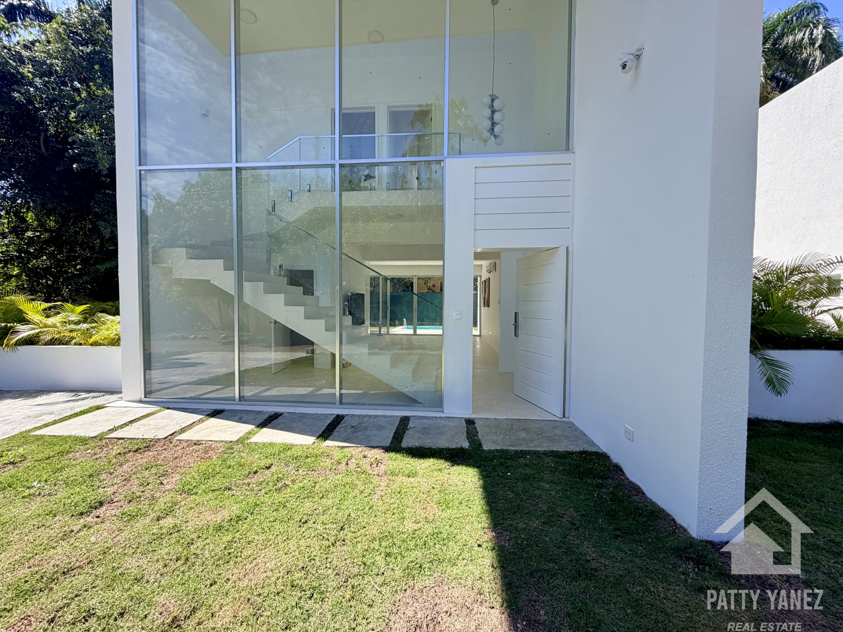 New 2-Bedroom Villa in Beachfront Community