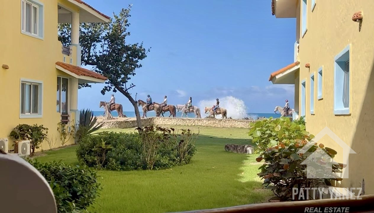 Oceanfront Condo with Sea Views in a Gated Community – Ideal for Living or Investment