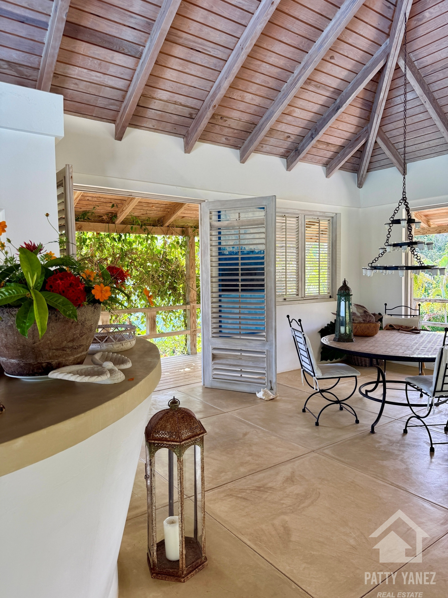 Panoramic Ocean View Villa with Guesthouse in Cabrera – Walk to the Beach