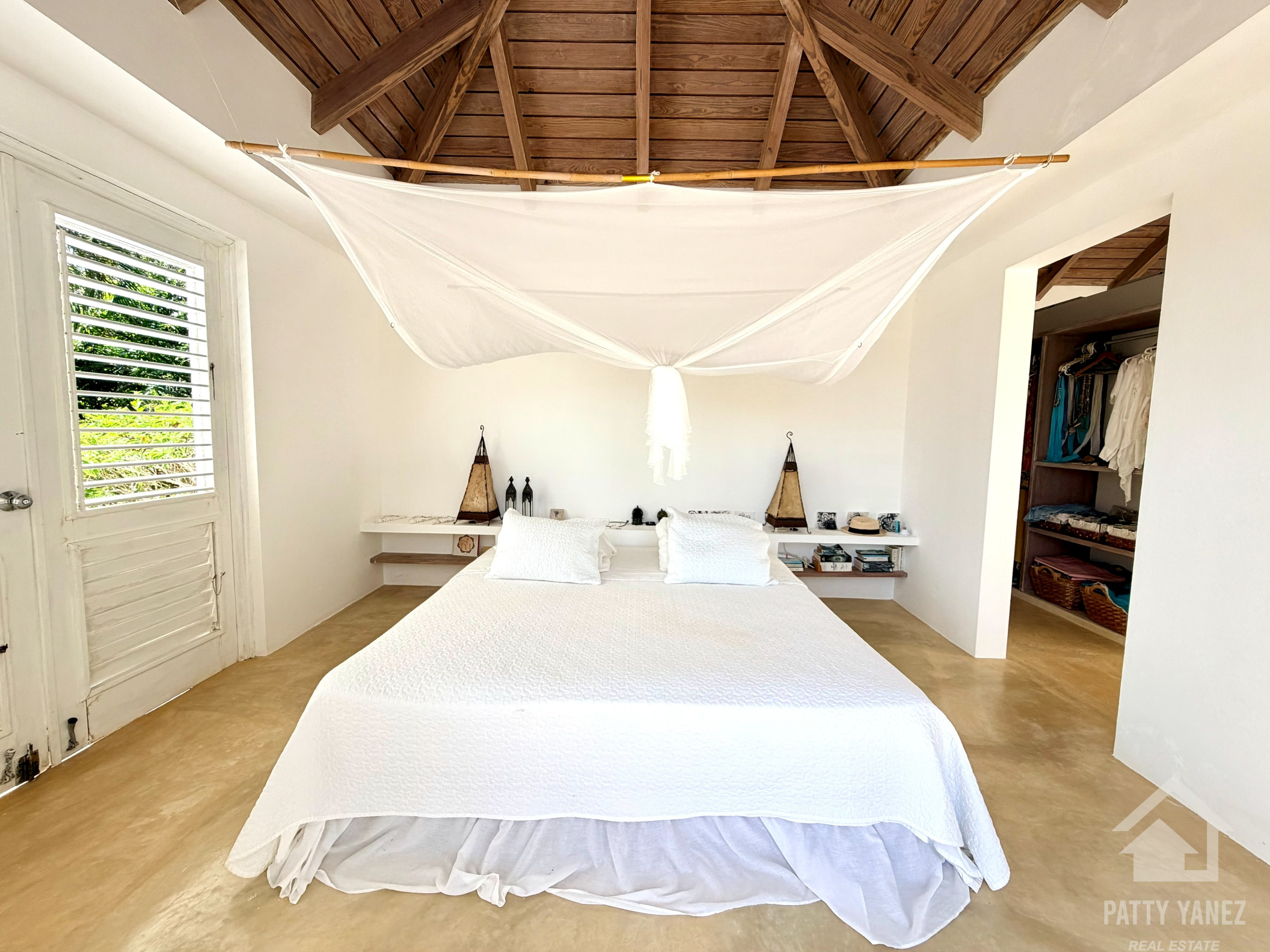 Panoramic Ocean View Villa with Guesthouse in Cabrera – Walk to the Beach