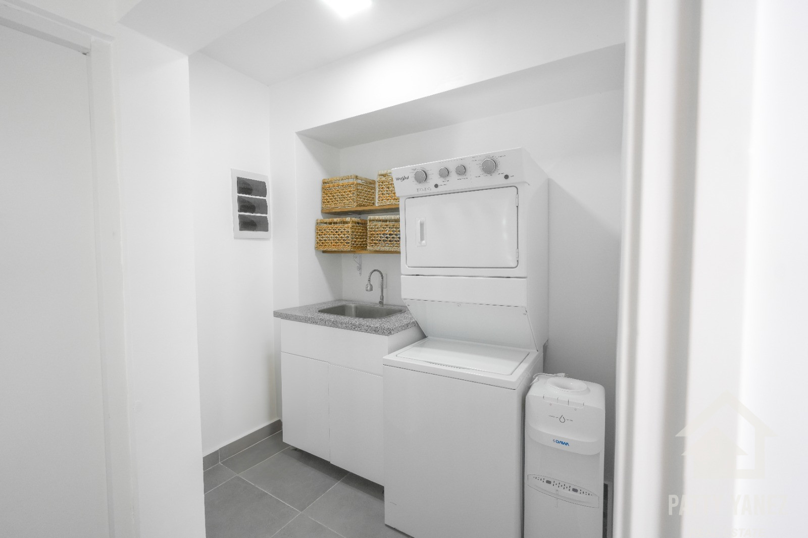 Departamento contemporáneo de 2 habitaciones cerca de la playa de Encuentro con servicios de resort