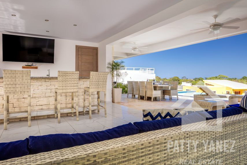 Villa tropical moderna de 3 dormitorios cerca de los centros de Sosúa y Cabarete