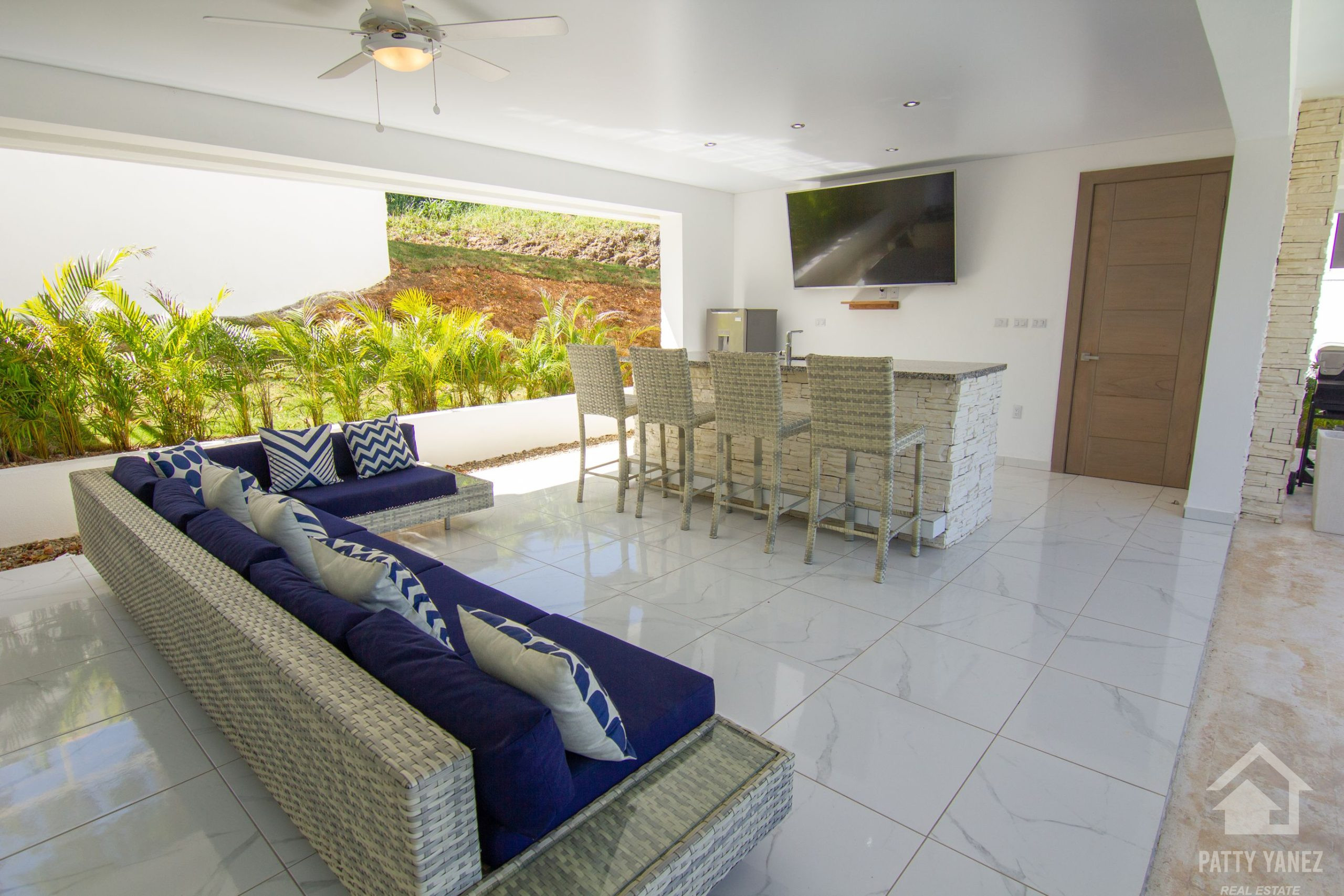 Villa tropical moderna de 3 dormitorios cerca de los centros de Sosúa y Cabarete