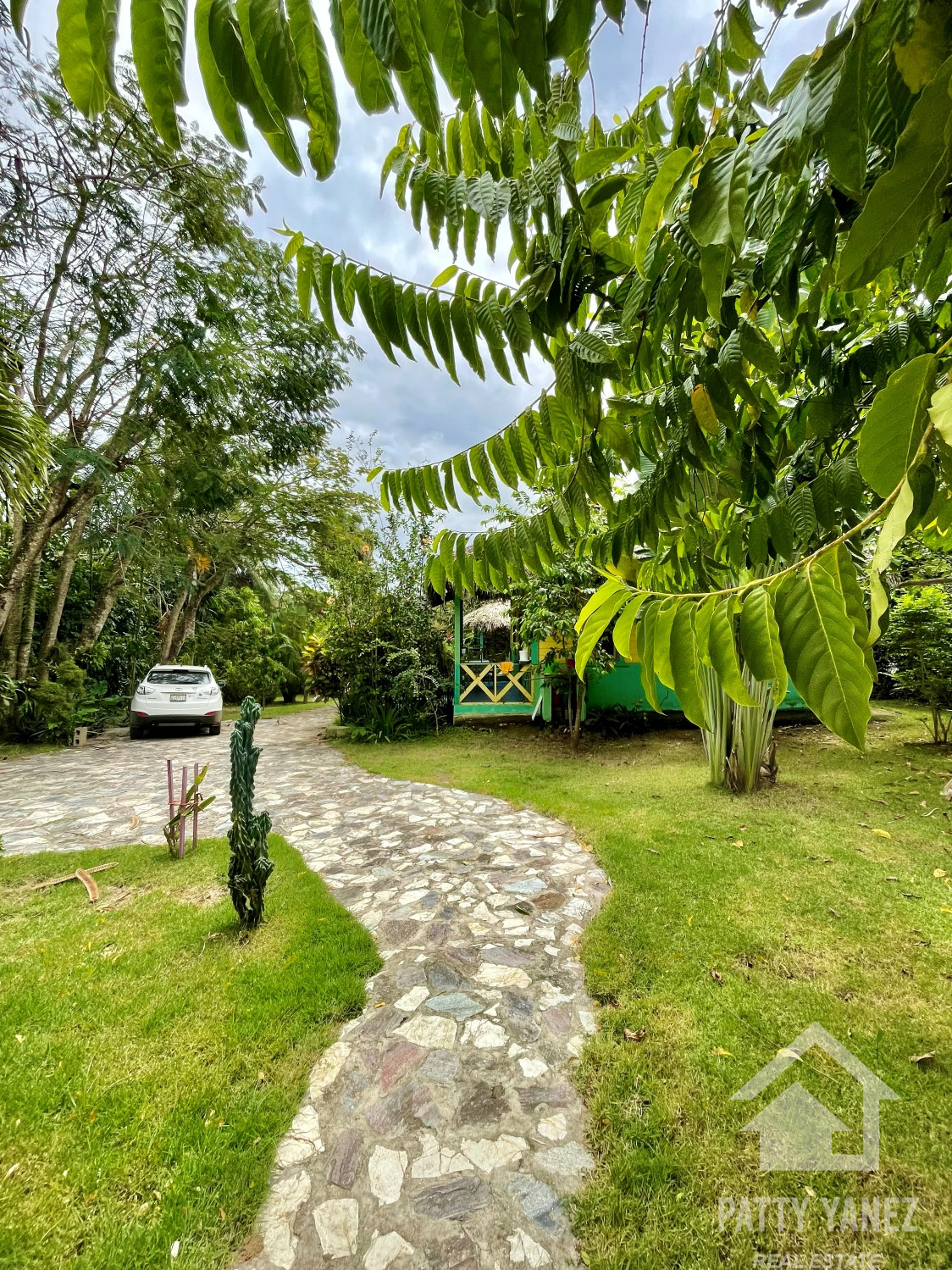 Villa de 2 dormitorios con casas de huéspedes en Playa Encuentro, Cabarete