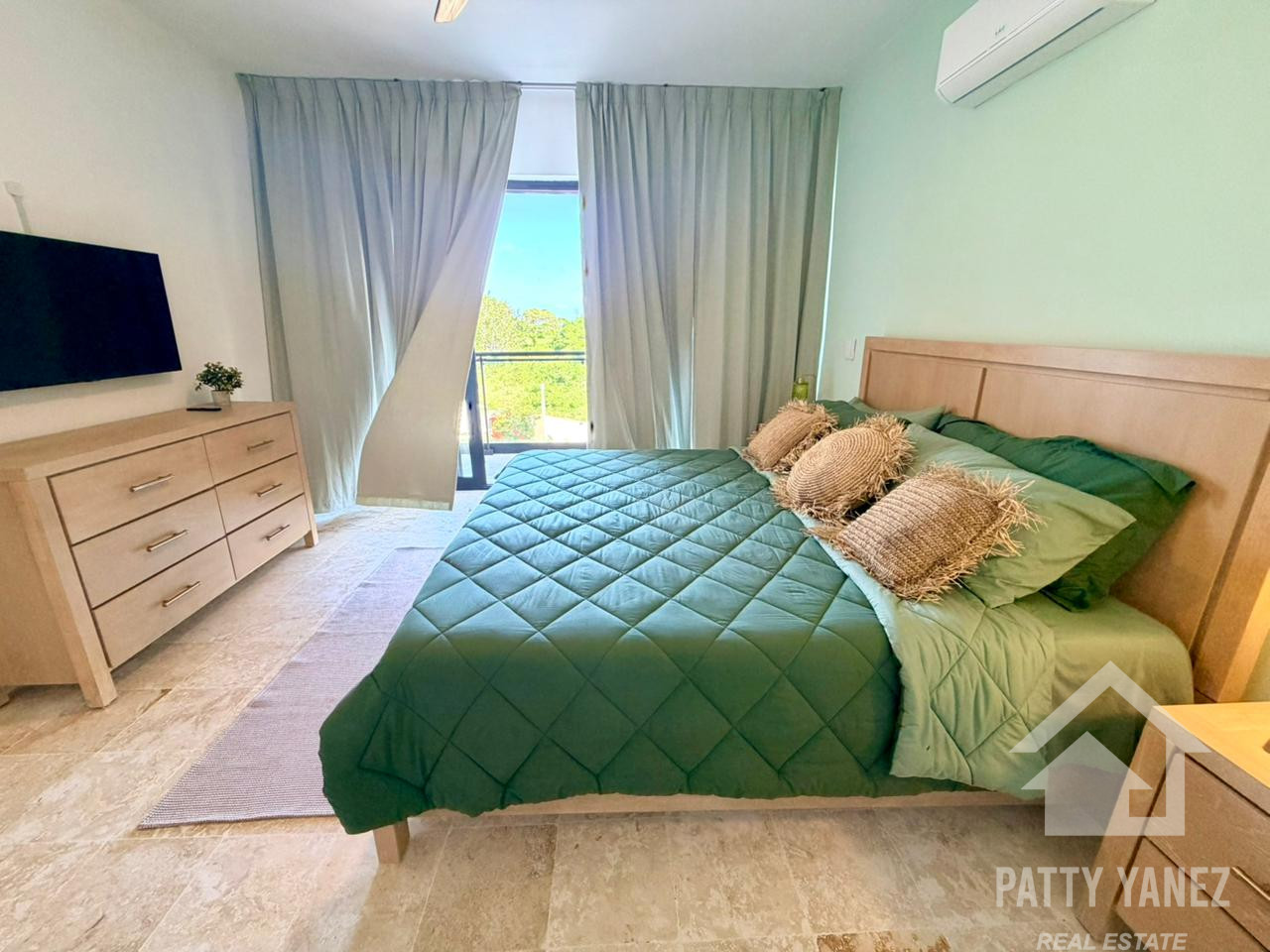 Condominio de 2 habitaciones con vista al mar en venta en Playa Encuentro