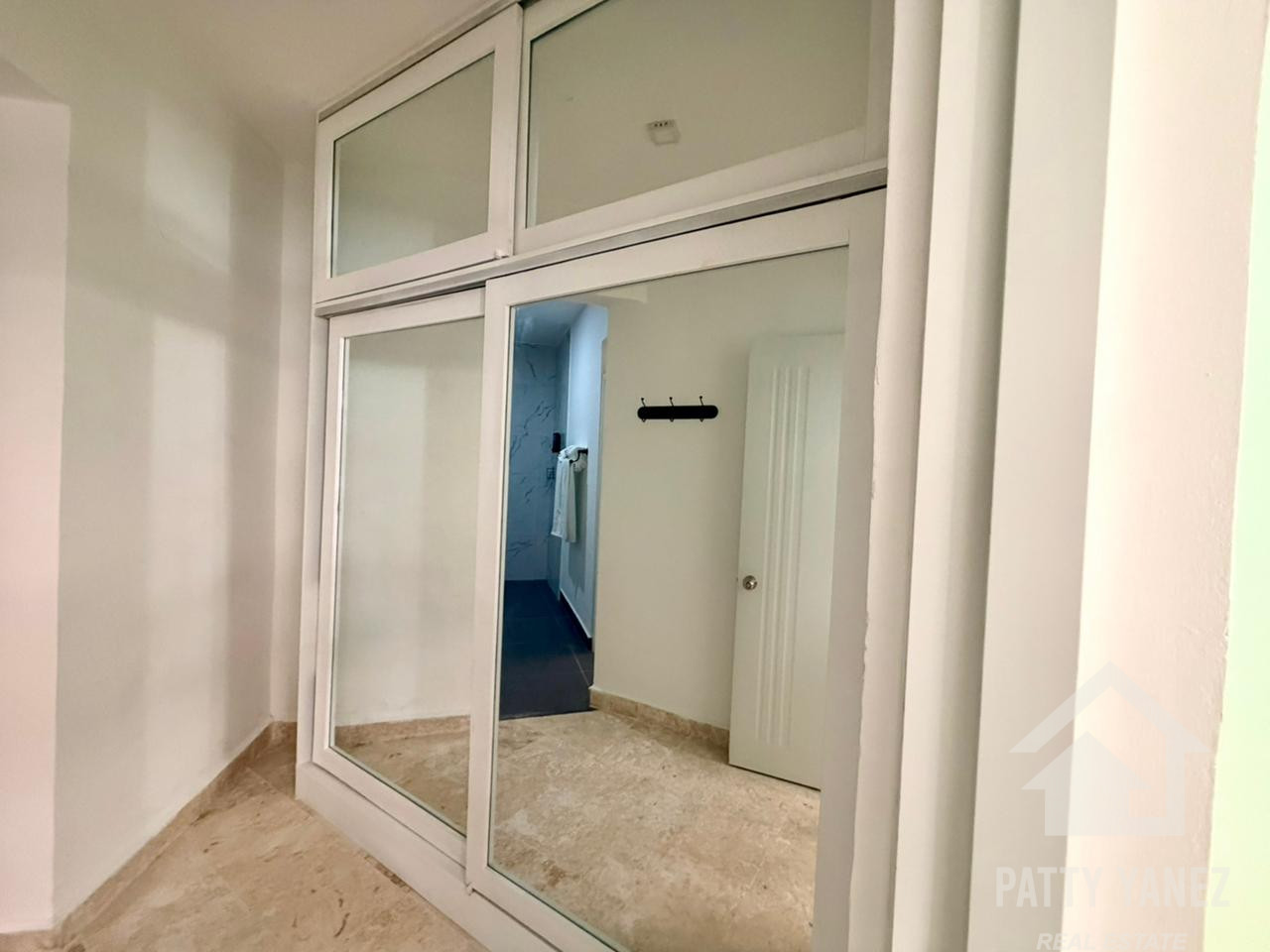 Condominio de 2 habitaciones con vista al mar en venta en Playa Encuentro