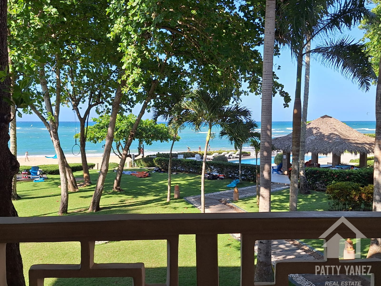 Condominio de lujo frente al mar en Kite Beach: 2 recámaras y amplia terraza