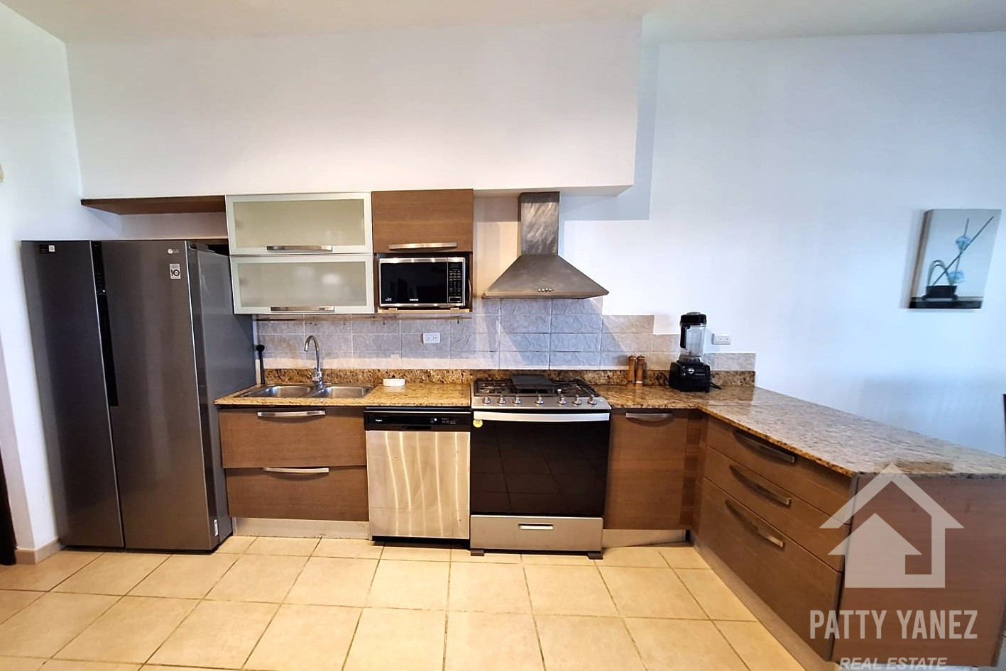 Condominio de lujo frente al mar en Kite Beach: 2 recámaras y amplia terraza