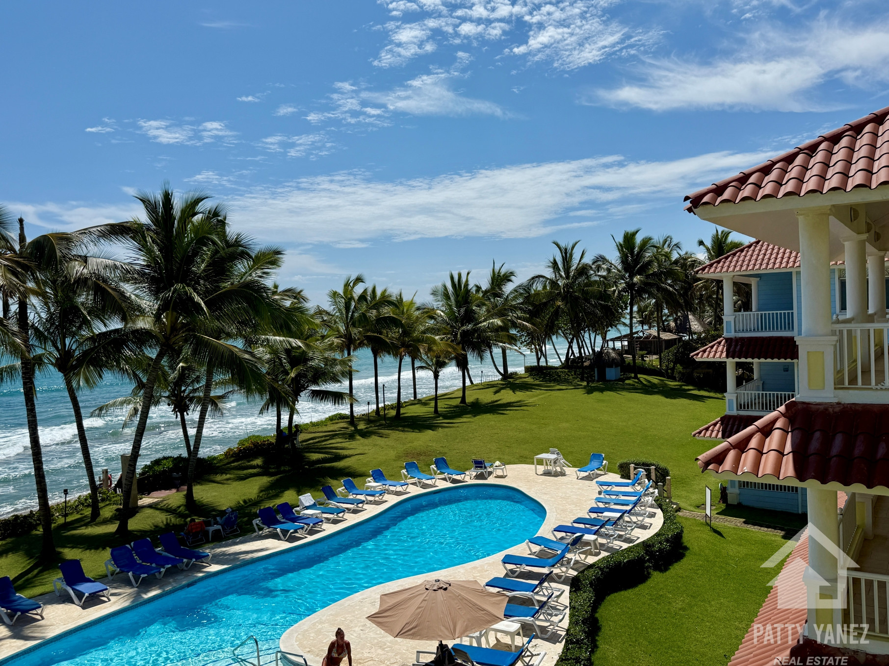 Se vende departamento de 2 habitaciones frente al mar por menos de 500 000 en Cabarete con vista al mar (12) Ático de 2 dormitorios frente al mar en Cabarete con vistas al mar
