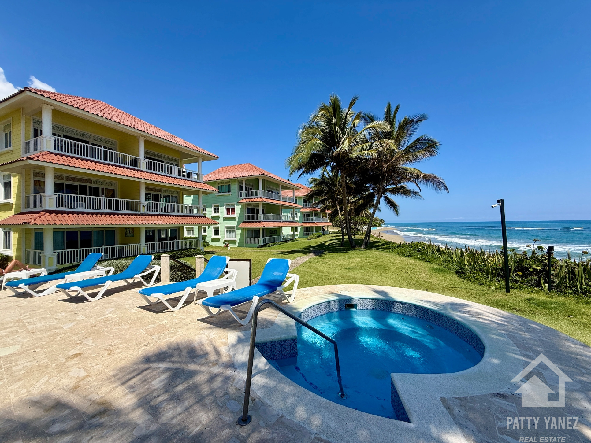 Ático de 2 dormitorios frente al mar en Cabarete con vista al mar