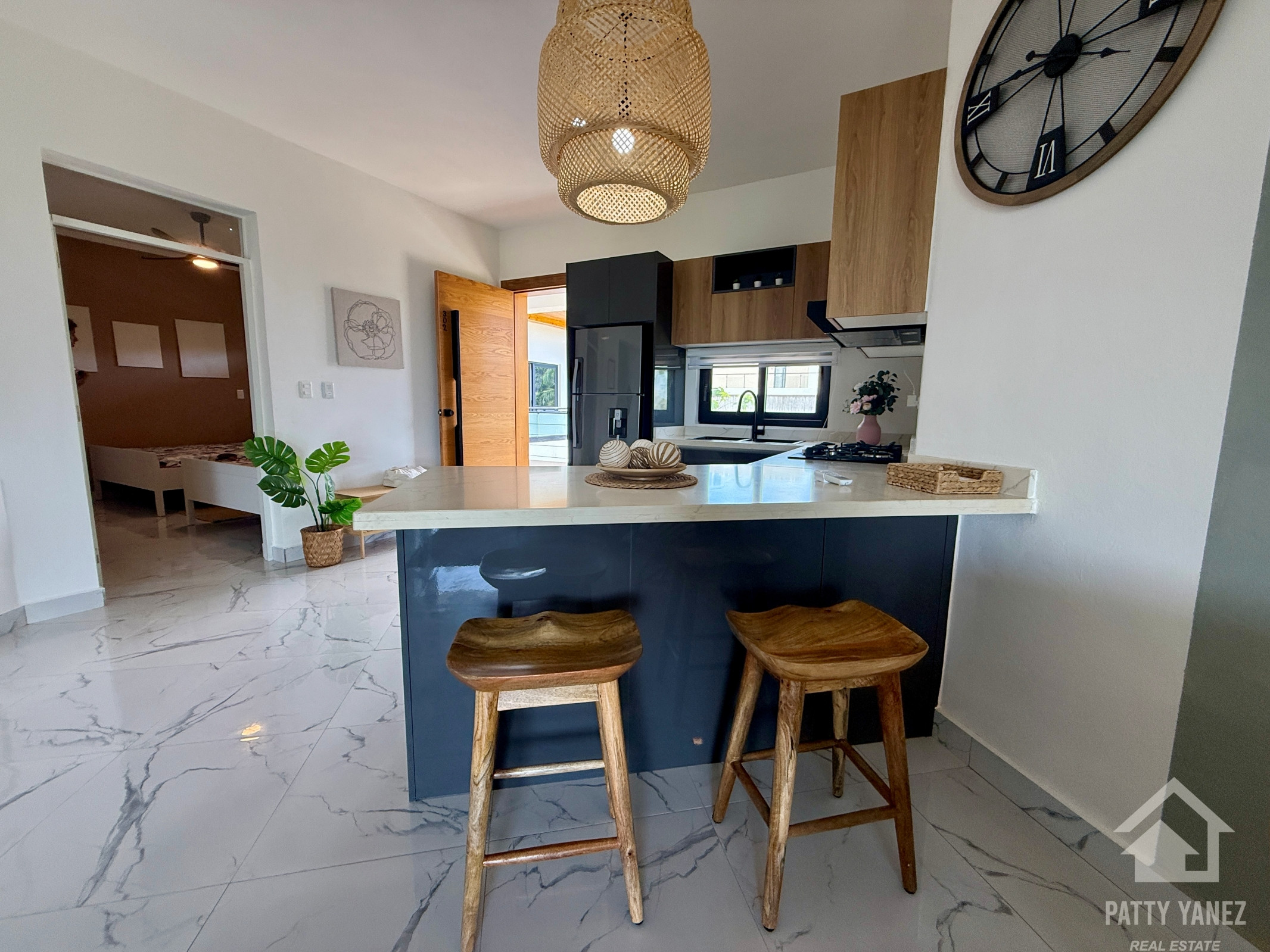 2-Bedroom Modern Condo Short Walk to Playa Encuentro, Cabarete