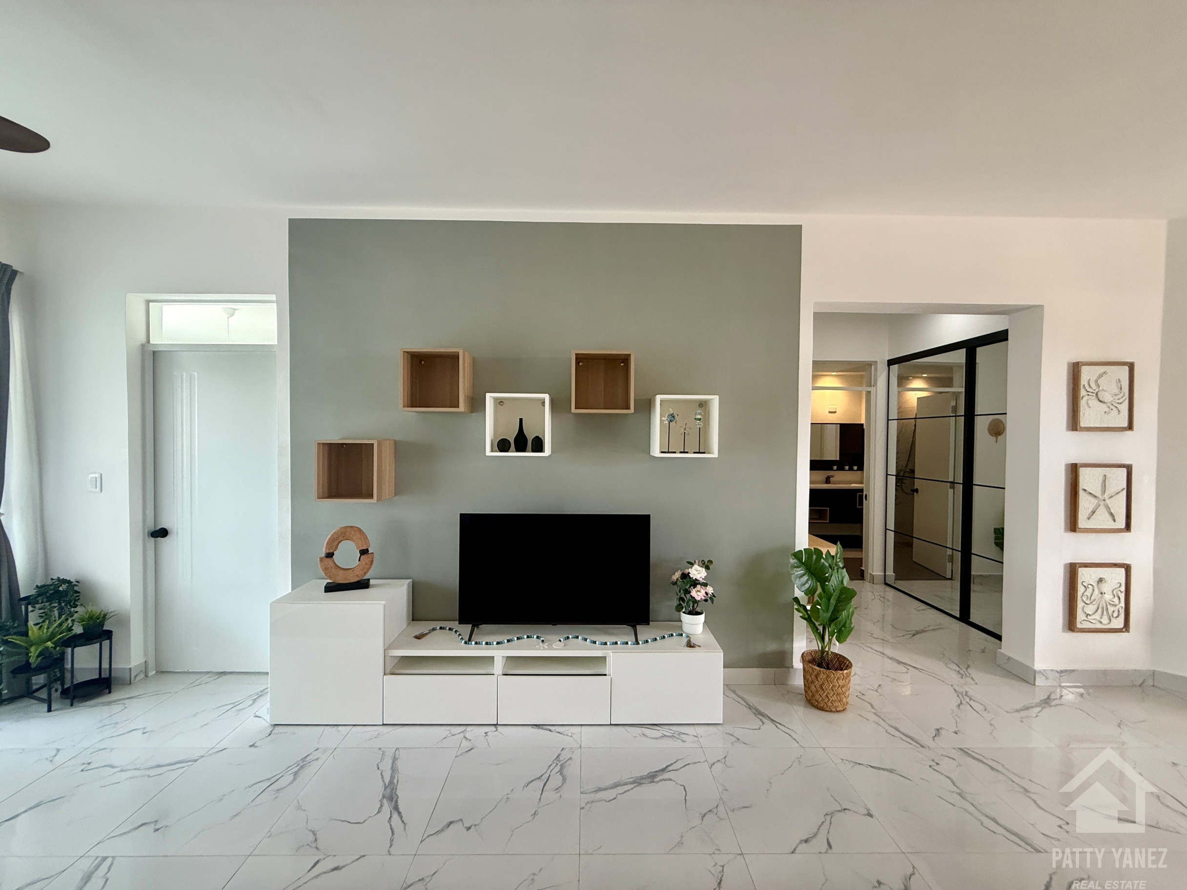 2-Bedroom Modern Condo Short Walk to Playa Encuentro, Cabarete