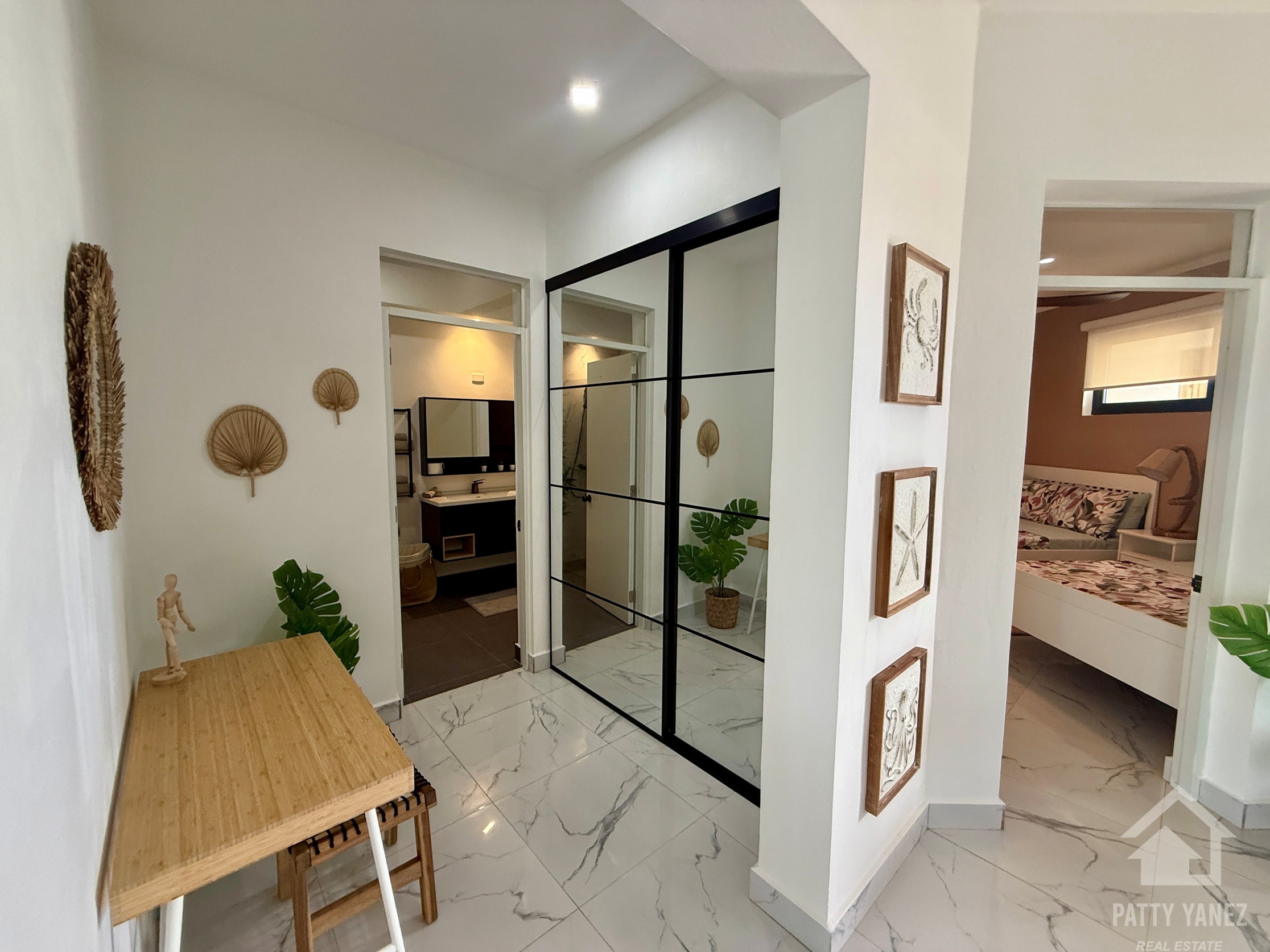 2-Bedroom Modern Condo Short Walk to Playa Encuentro, Cabarete