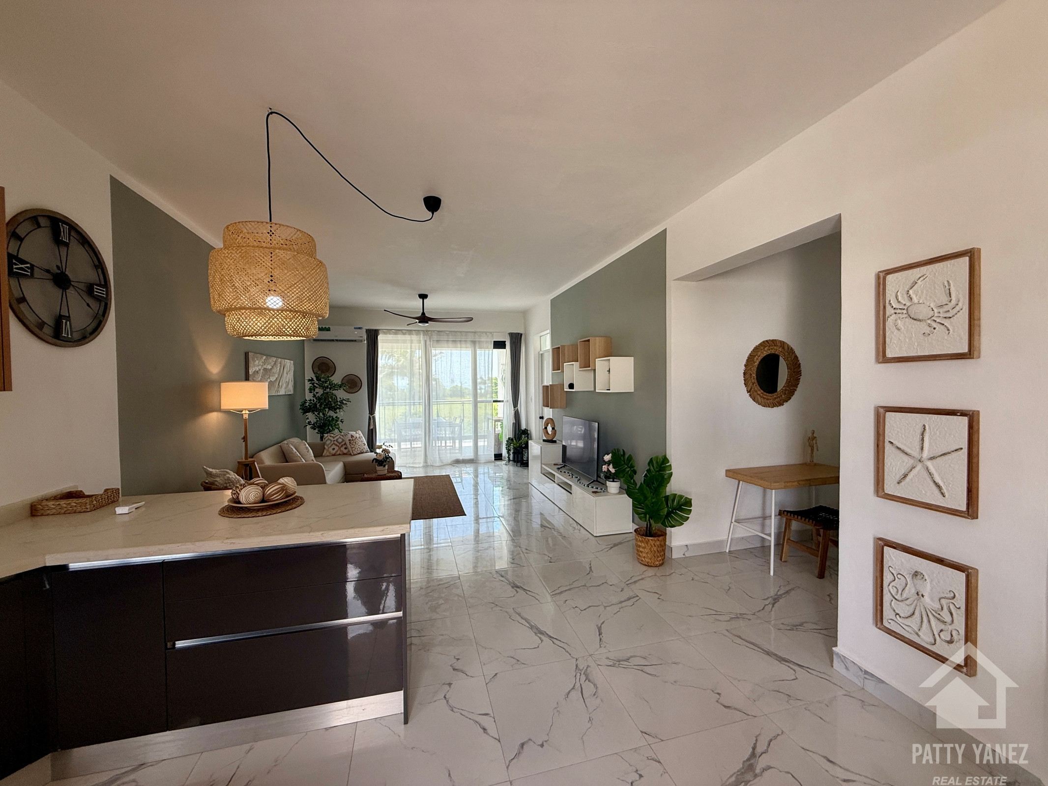 2-Bedroom Modern Condo Short Walk to Playa Encuentro, Cabarete