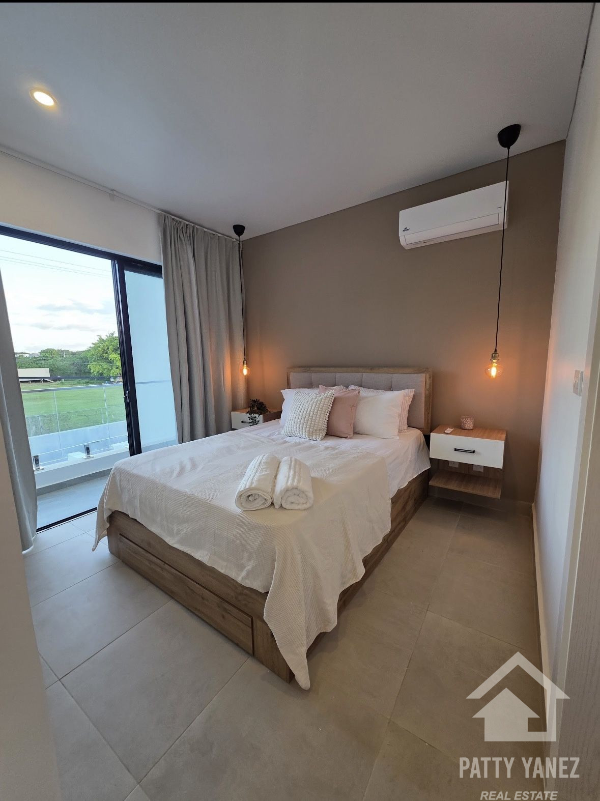 Casa adosada dúplex lista para habitar en Sosúa con piscina privada en Playa Chiquita
