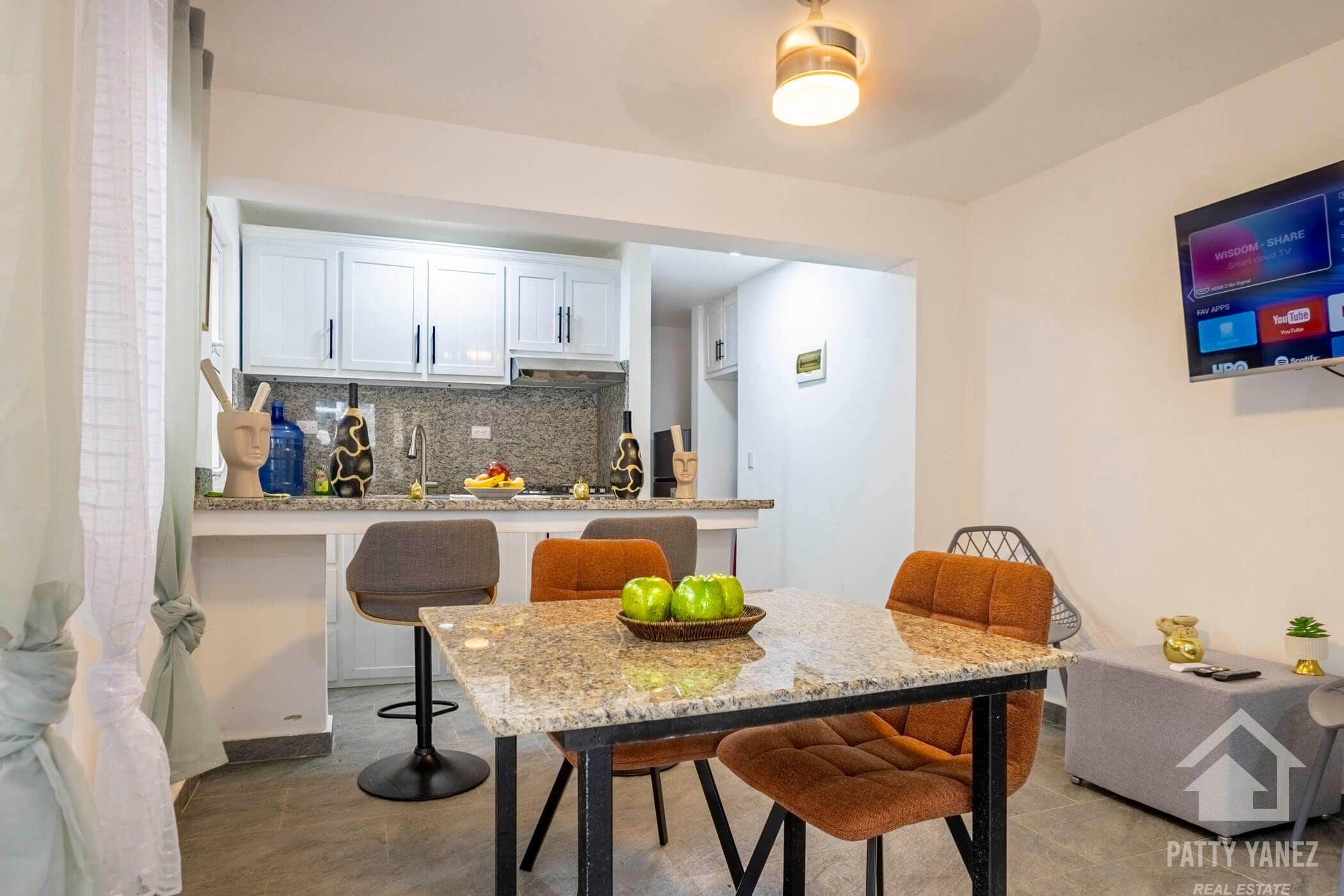 Departamento de 1 recámara con patio trasero privado y jacuzzi, a unos pasos de la playa de Cabarete
